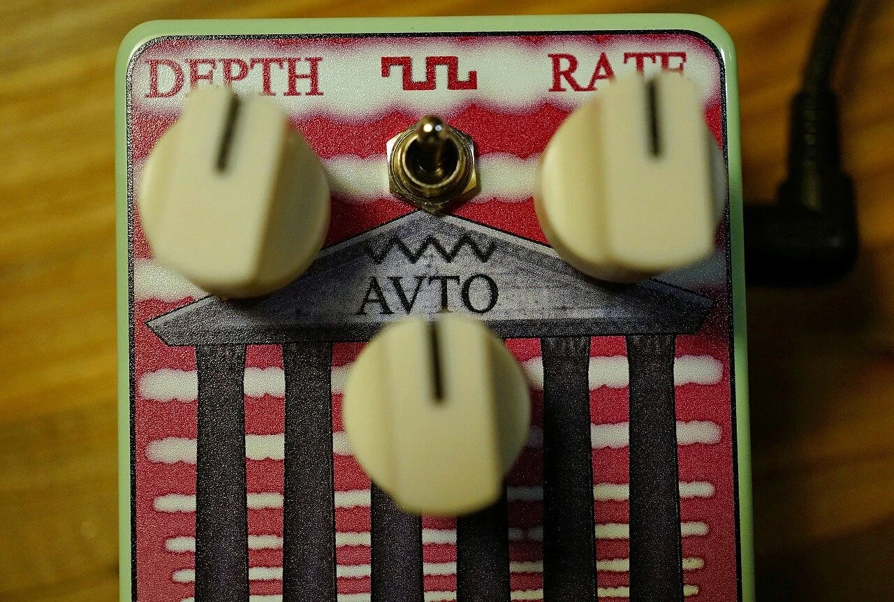 ブログ 底面が光る 波形切り替えや オート トレモロ機能も Rps Effects Tremulus Maximus Lep International