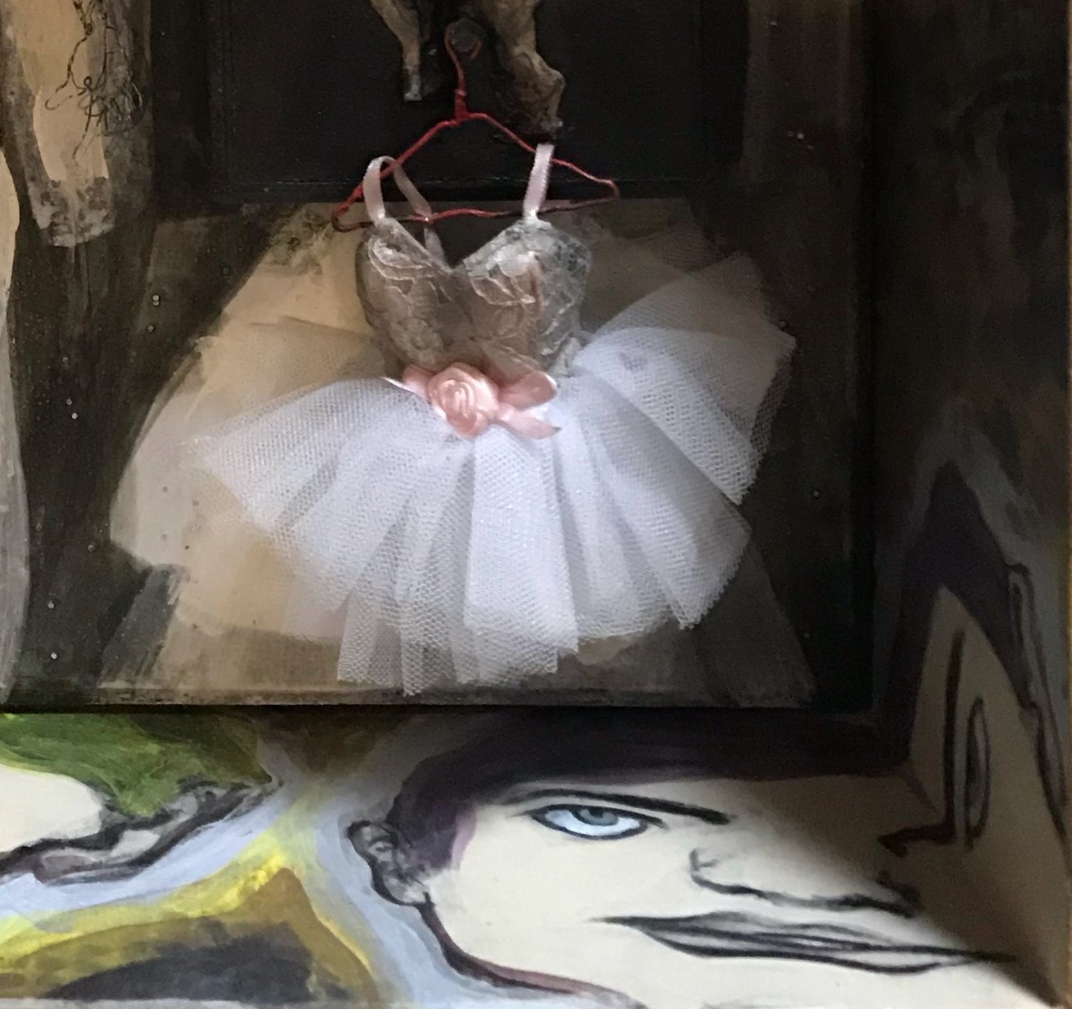 Dancing : 325SQ box installation 1