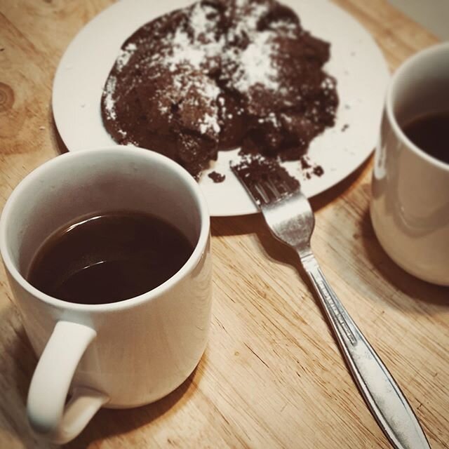 Impromptu dinner date. Midnight pasta with anchovies and red pepper, greens, and bread. Capped with a dark chocolate lava cake and @foxhollercoffee&rsquo;s barrel-aged Brazilian. Got a special sneak peek of this gem. Rich and bold perfect for a desse