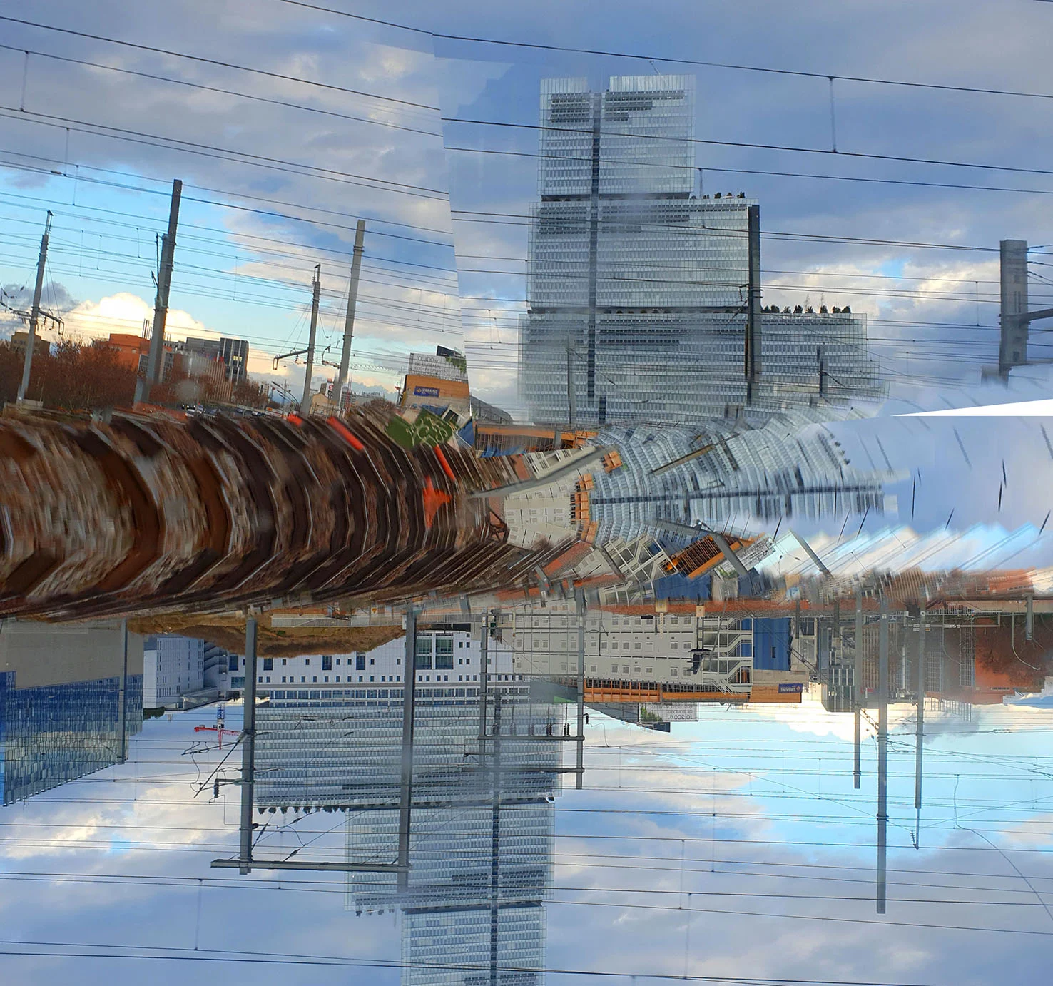 Reflet d'eau entre la Gare de Courbevoie et la Gare Saint Lazare