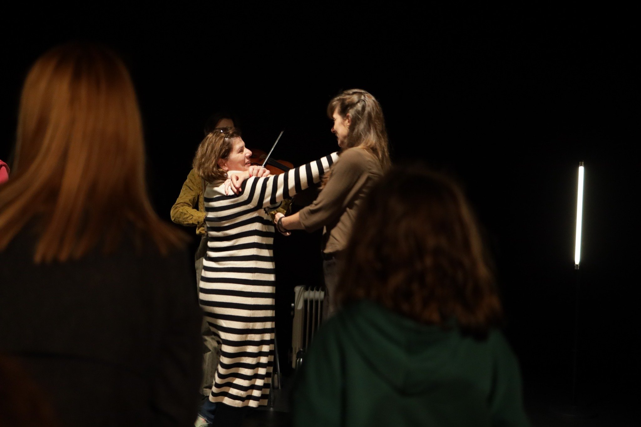 18 Baile à meia-luz © Arte das Musas 2025.jpg