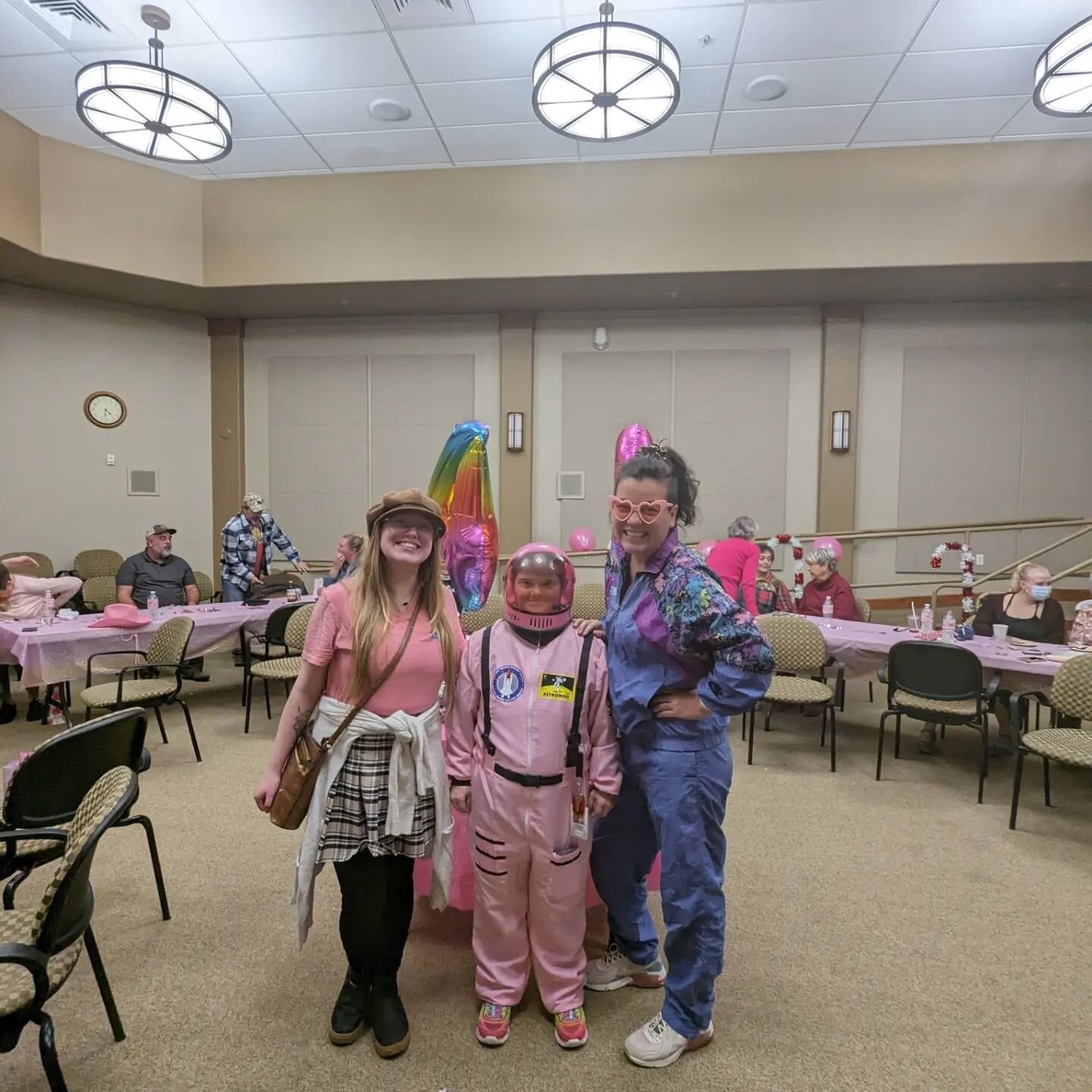 Yesterday L celebrated her 40th Birthday! She celebrated with a Barbie🩷 themed party!
Happy Birthday L!!

Central Oregon Gives Campaign is still going on!
If you'd like to donate to Diversability inc., click the link in our story!