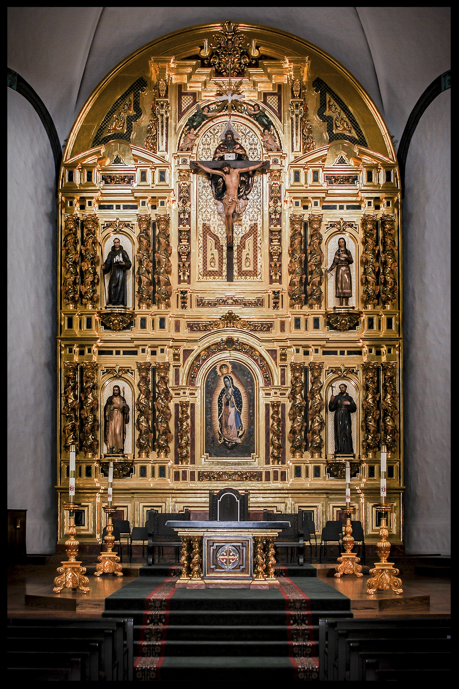 Mission Basilica San Juan Capistrano's Grand Retablo. Photography by Roderick Fenn ©2009