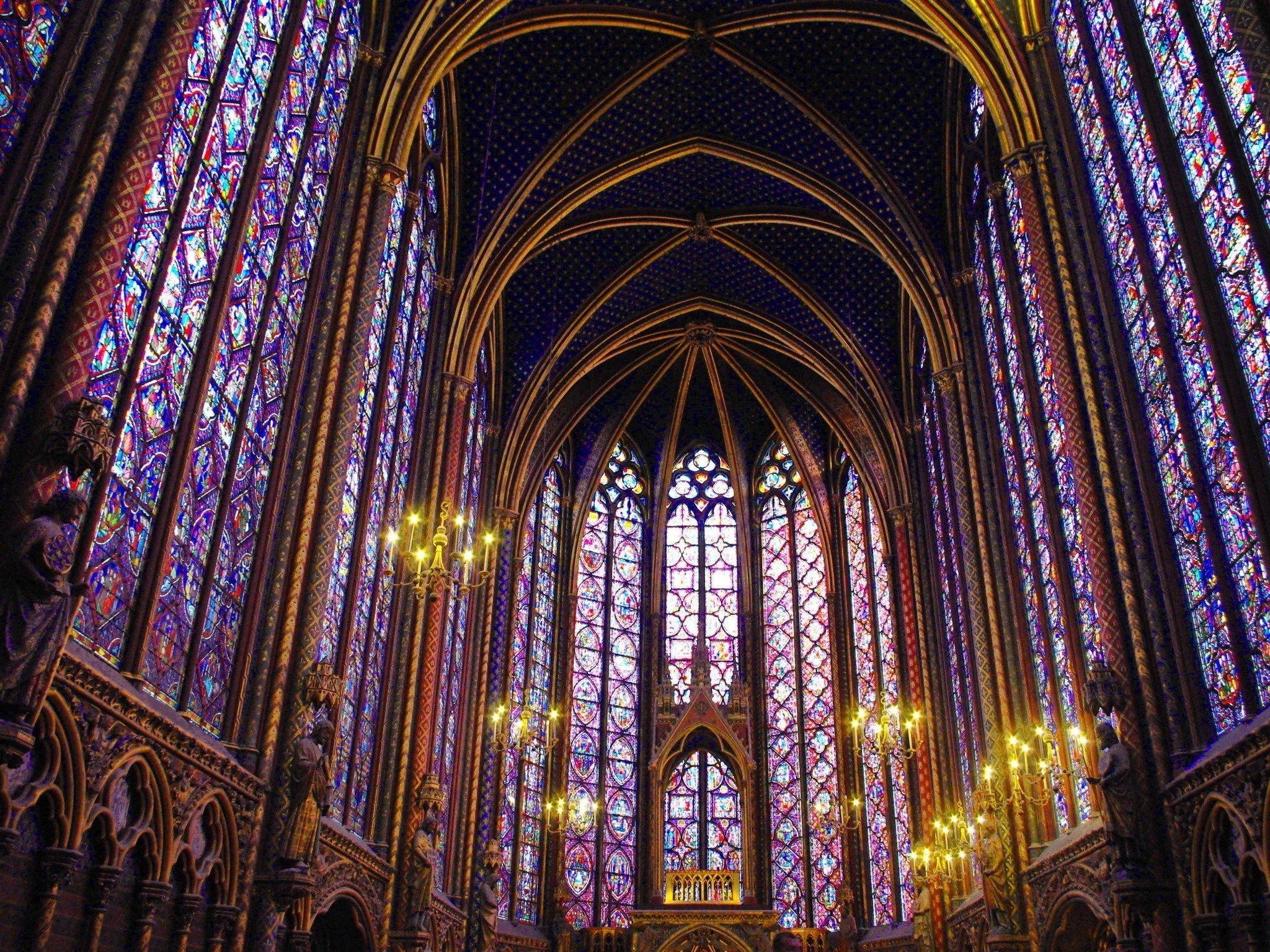 Upper-Chapel-of-Sainte-Chapelle-03-copyright-French-Moments.jpg