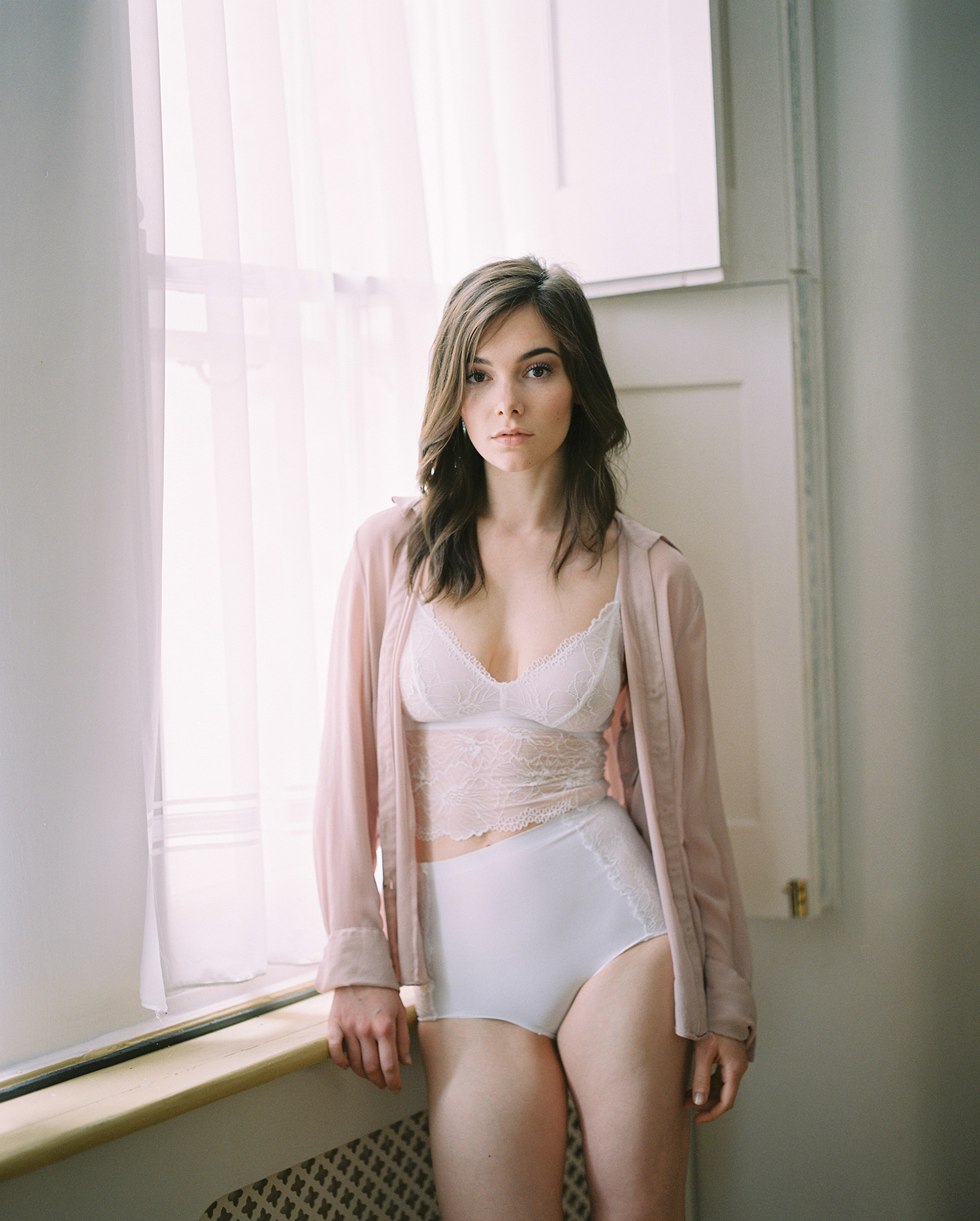 Shoot in London with Alice Viner. By Dmitry Serostanov
