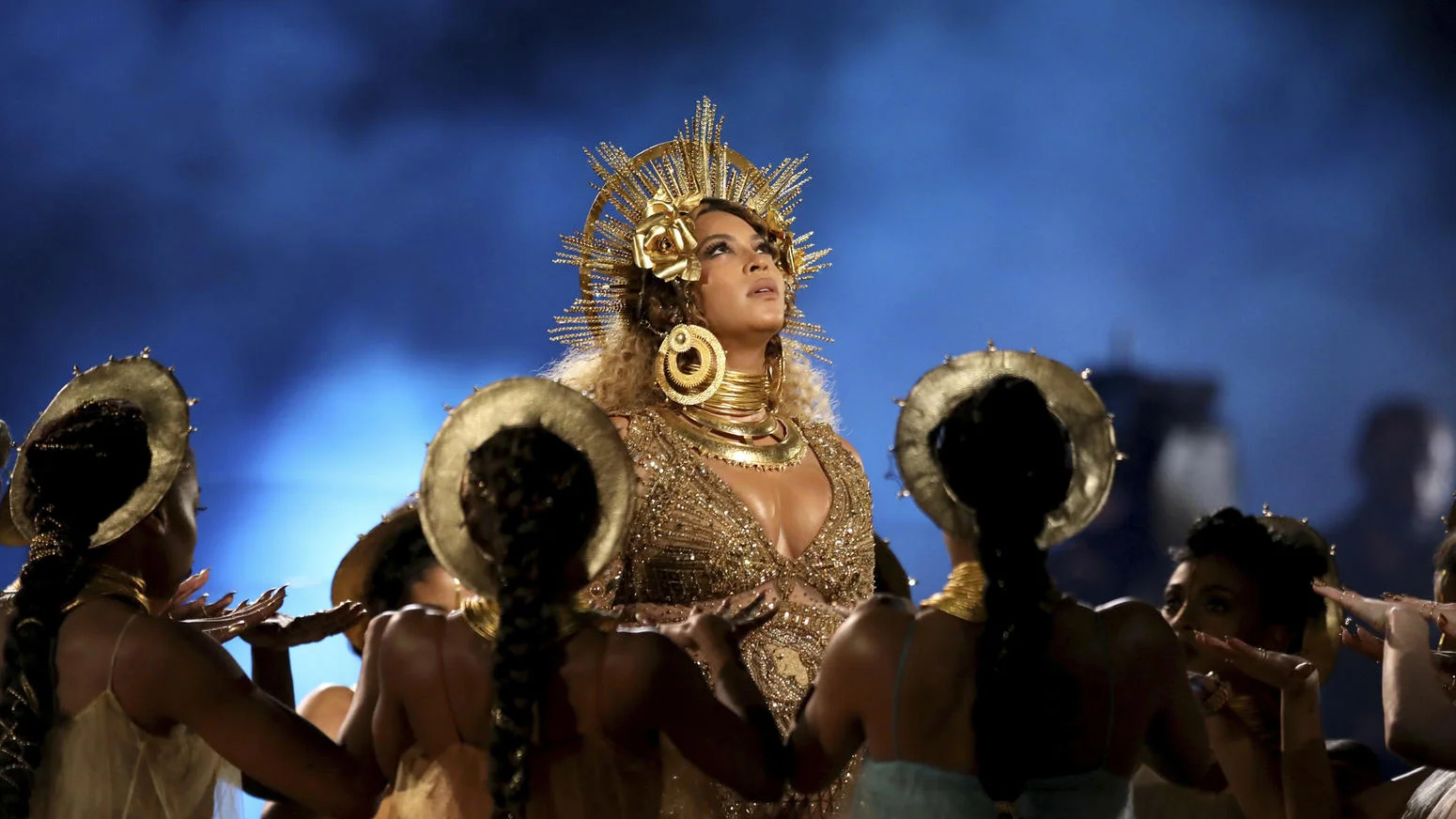 la-et-ms-beyonce-at-the-2017-grammy-awards-pic-002.jpg