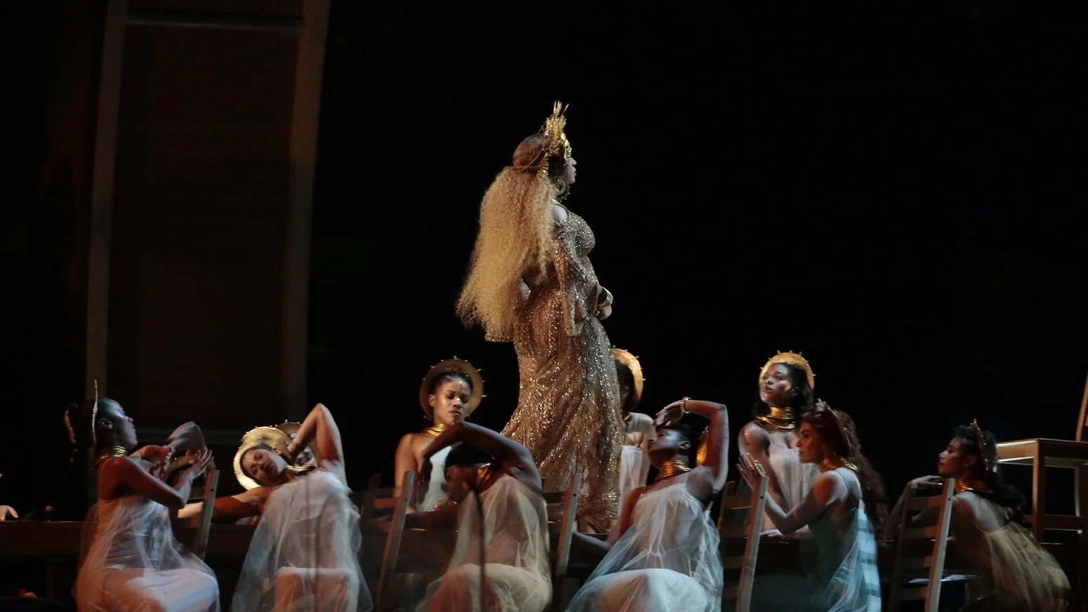 la-et-ms-beyonce-at-the-2017-grammy-awards-pic-014.jpg