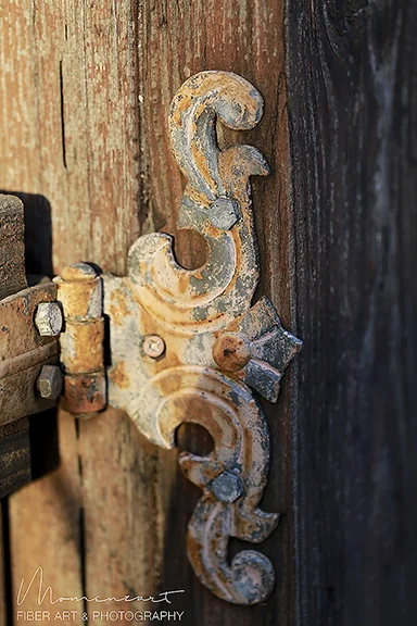 HINGE