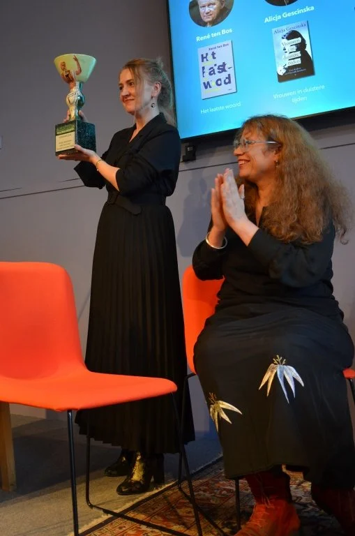 MaandvandeFilosofie_Socratesbeker_2026_uitreiking (19)_509x768.jpg