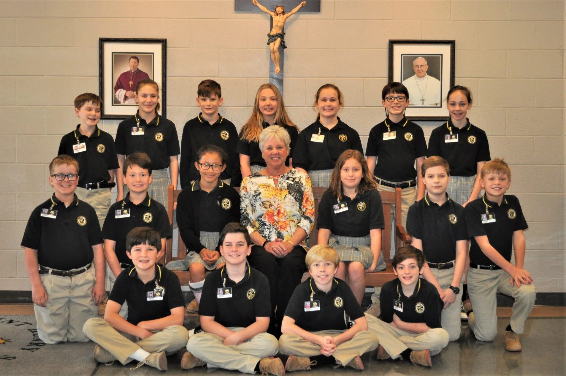 Students Compete in Regional History Bee — Saint Henry School