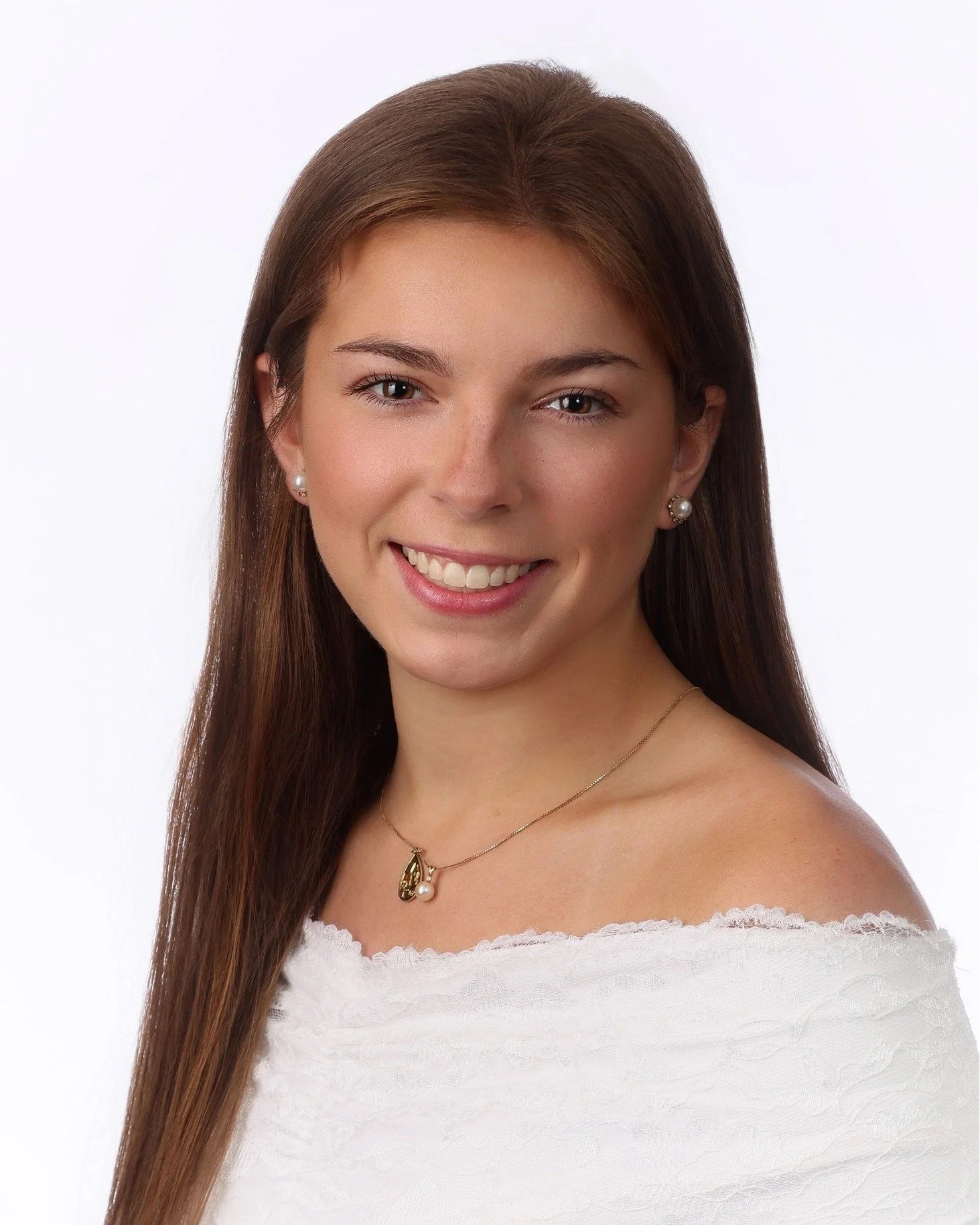 ALUMNI NEWS - Grace Bauer, SHS class of 2022, is the Salutatorian of this year's graduating class from St. Cecilia Academy! Grace has earned an impressing GPA while managing a demanding course load and remaining actively involved in school activities