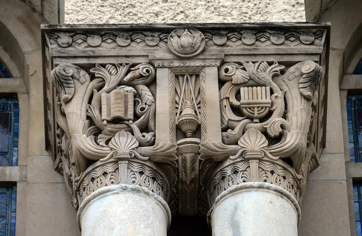 Architectural details of Loebl, Schlossman & Demuth’s 1930 Temple Sholom. Photo by Eric Allix Rogers.