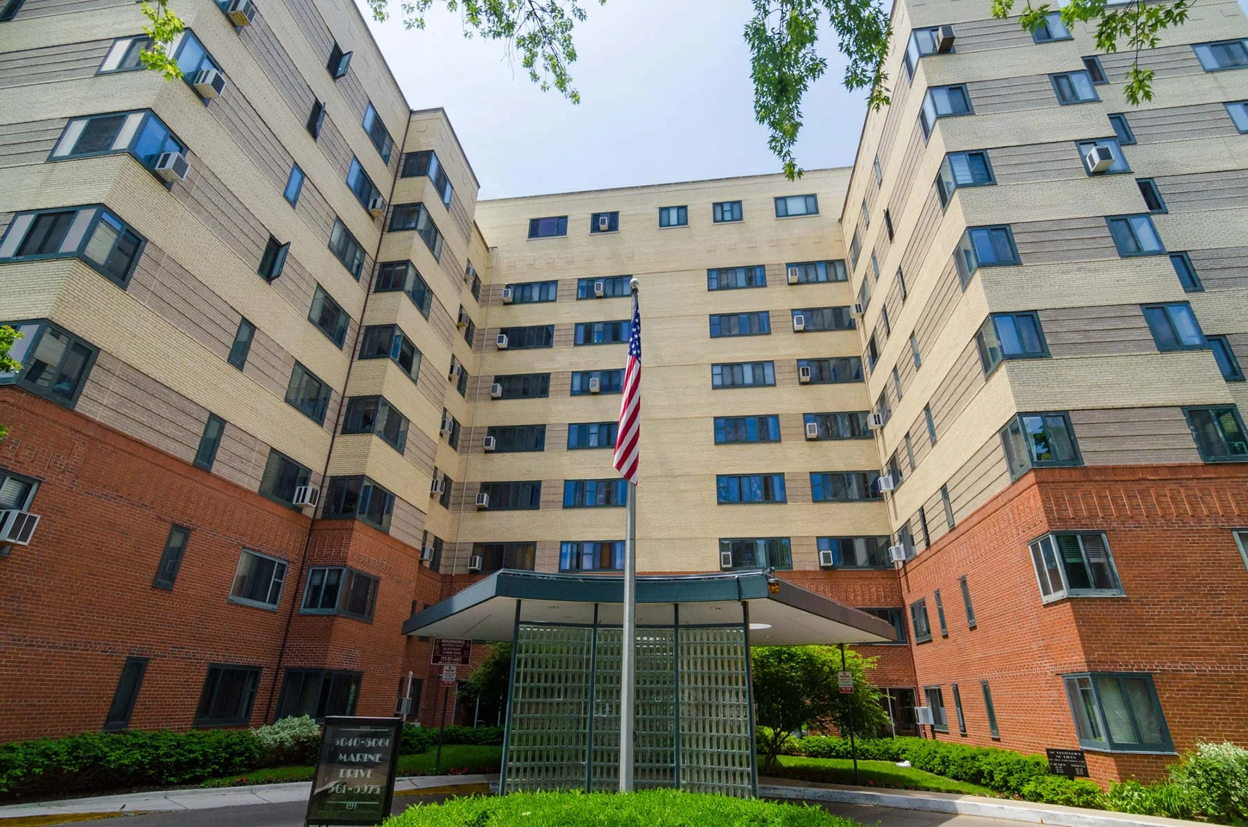 Oman & Lilienthal’s Marine Drive Apartments, 5040-5060 N. Marine Drive. Photo by Eric Allix Rogers.