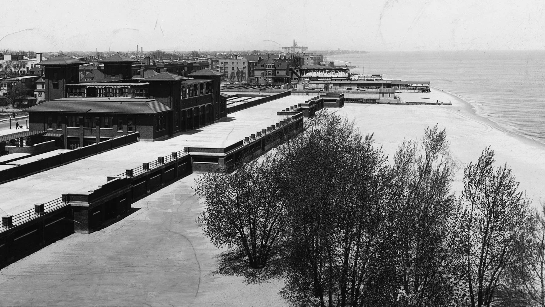 Clarendon Beach Bathing Pavilion, ca. 1925. Courtesy of Chicago History Museum iChi29522.
