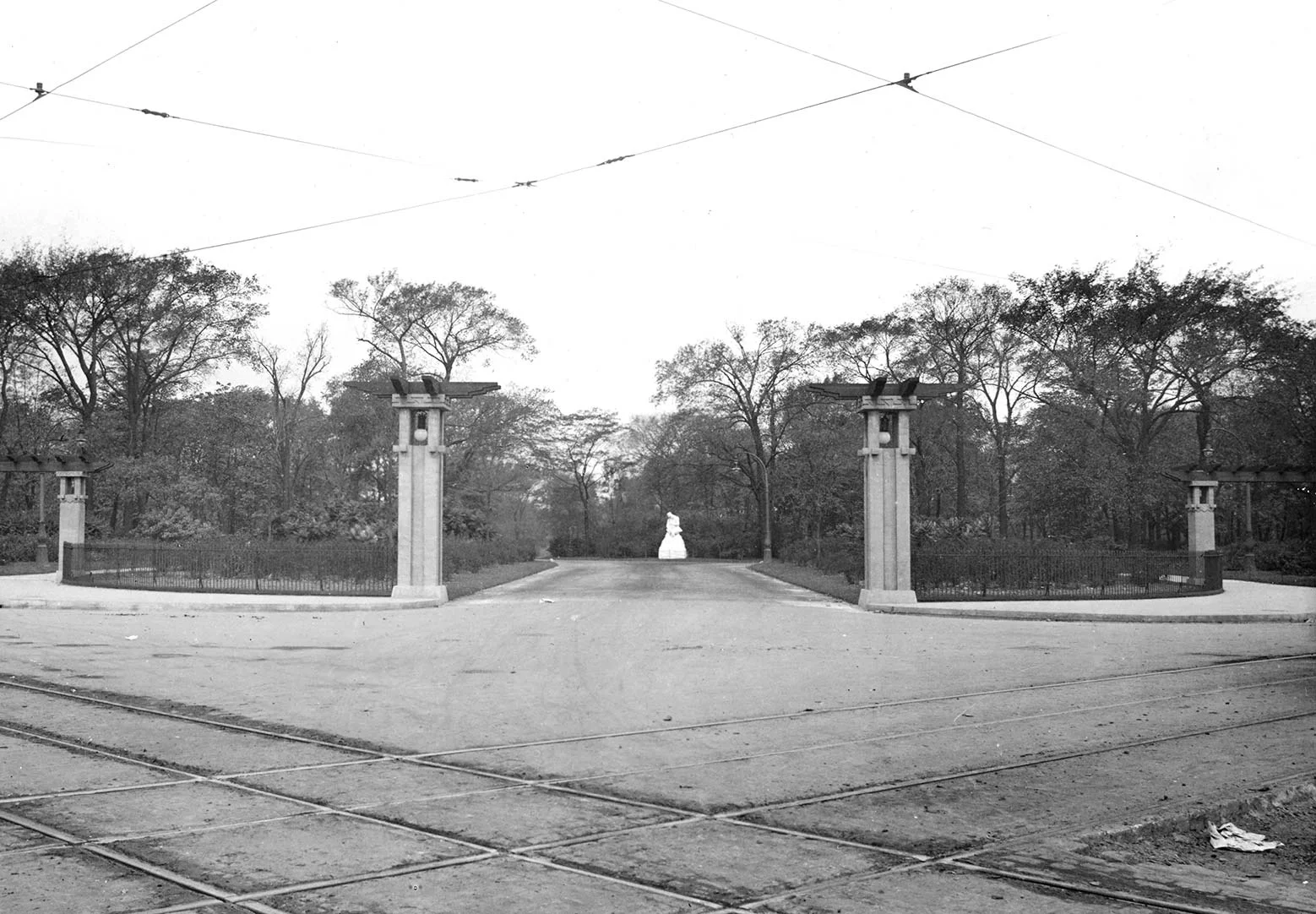 Photograph of Jensen’s improvements to the corner of Division St. and California Ave. in Humboldt Park, 1912. Chicago Park District Records: Photographs, Special Collections, Chicago Public Library.
