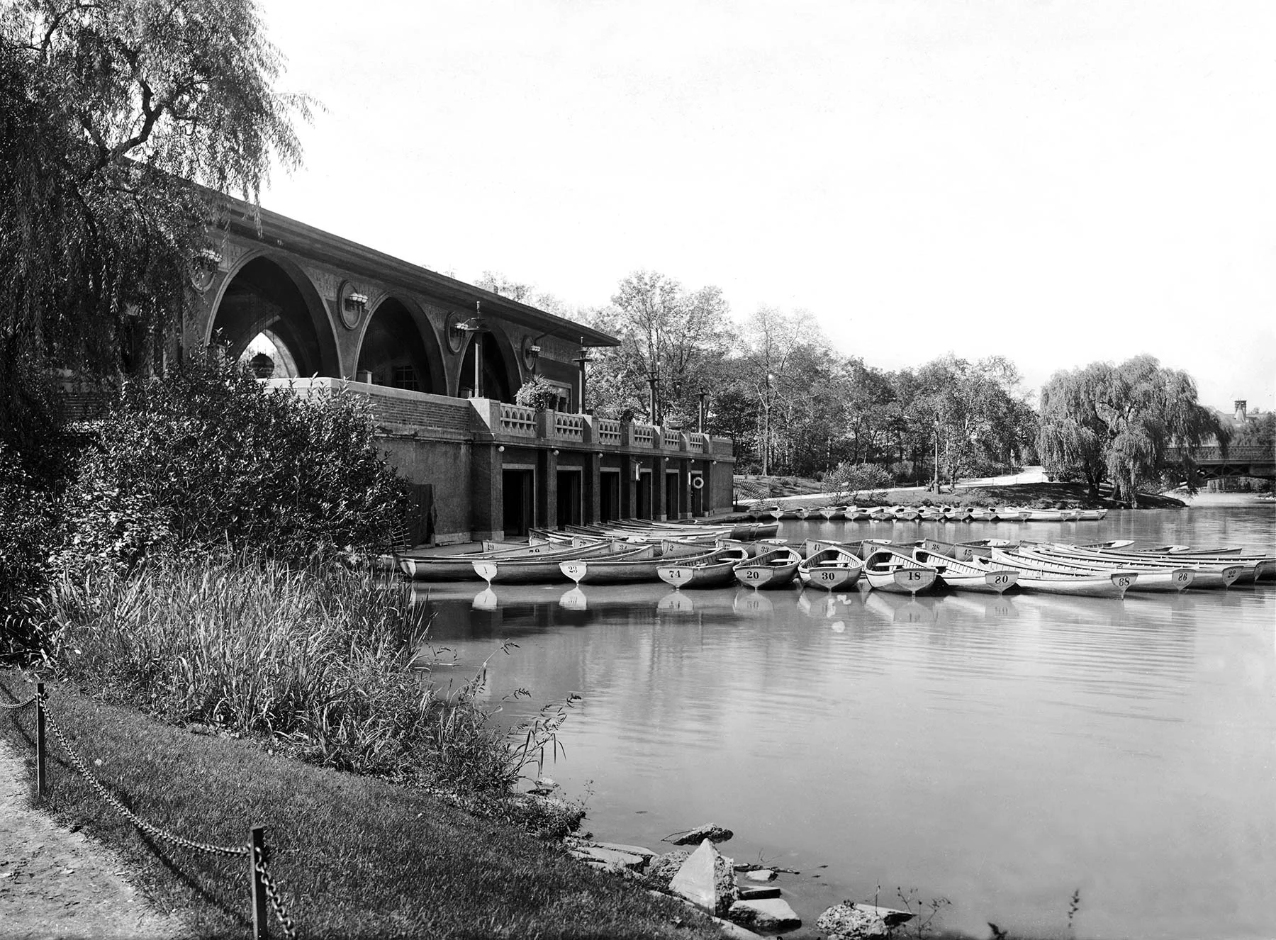 Humboldt Park Boat House, ca. 1915. Chicago Park District Records: Photographs, Special Collections, Chicago Public Library.
