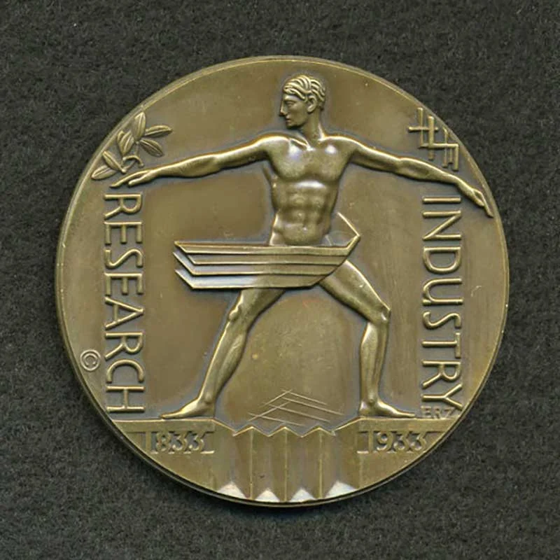 Official commemorative medal sculpted by Emil R. Zettler for A Century of Progress, Chicago’s second World’s Fair , 1933. Photo courtesy of Heritage Auctions.