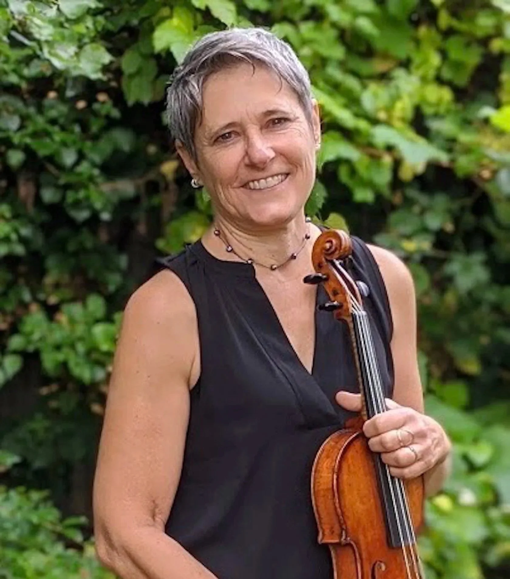 Julia McKenzie, violin