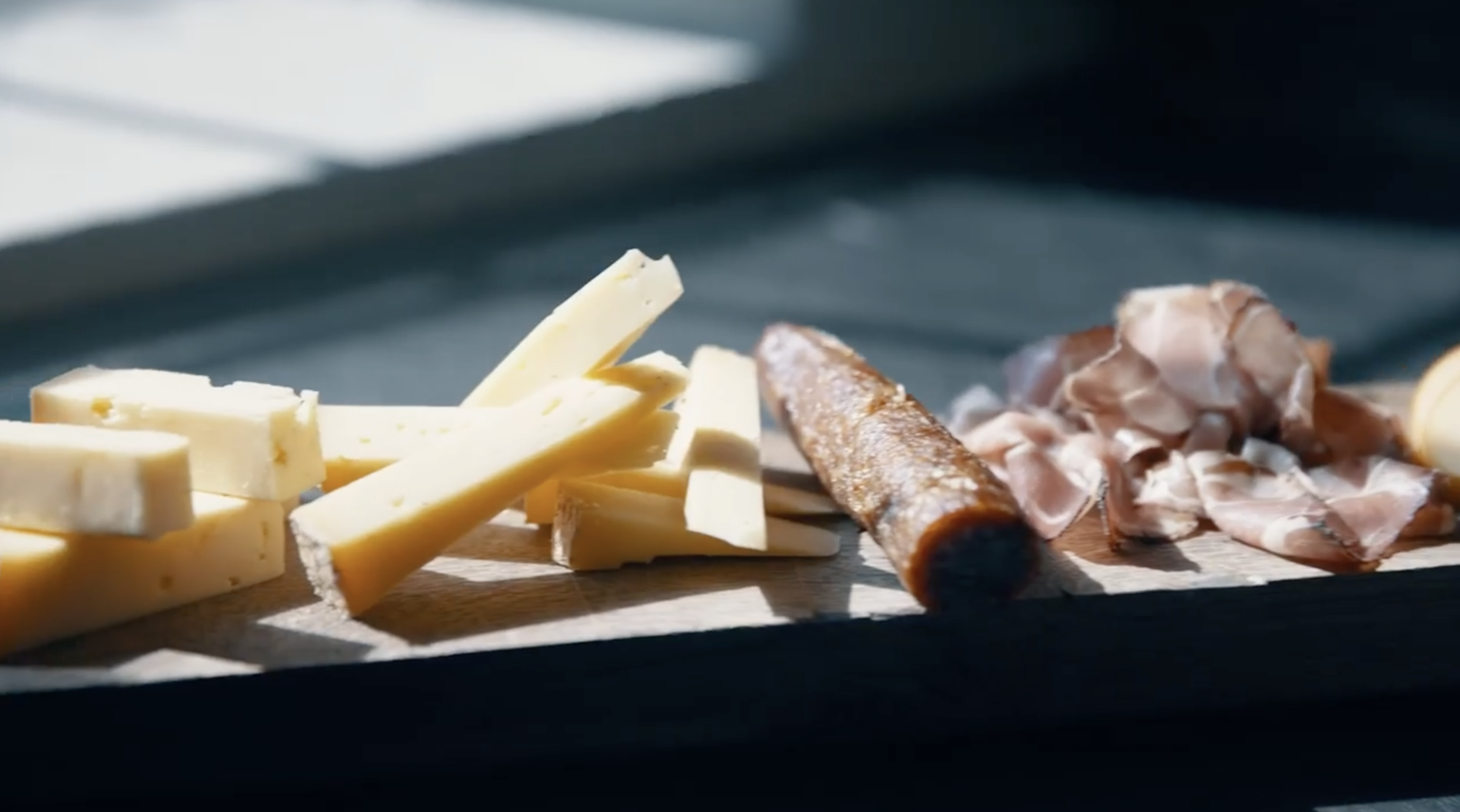 Åbningstider Enghavegård Osteri & Gårdbutik.png