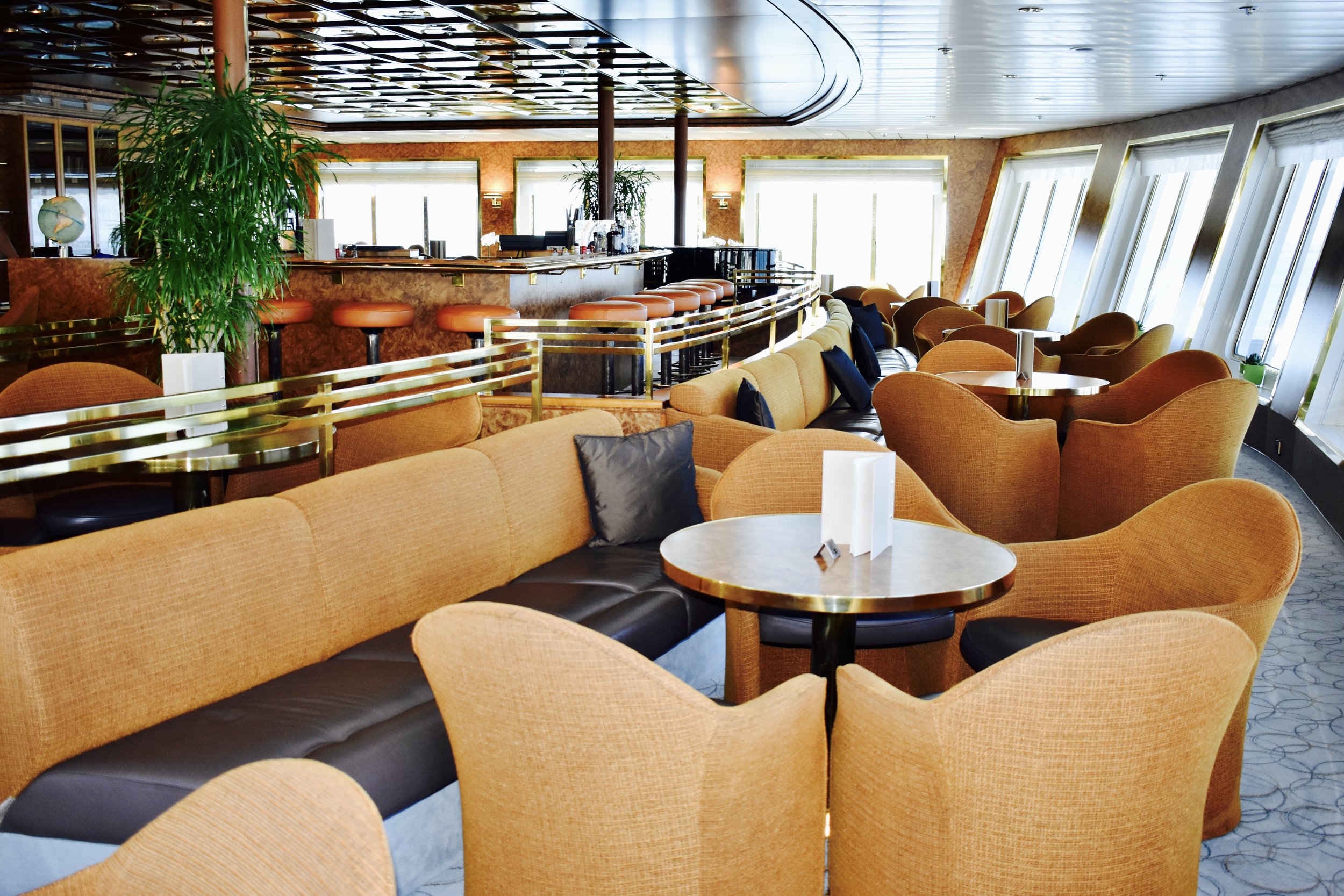 Resolute Forward Observation Lounge