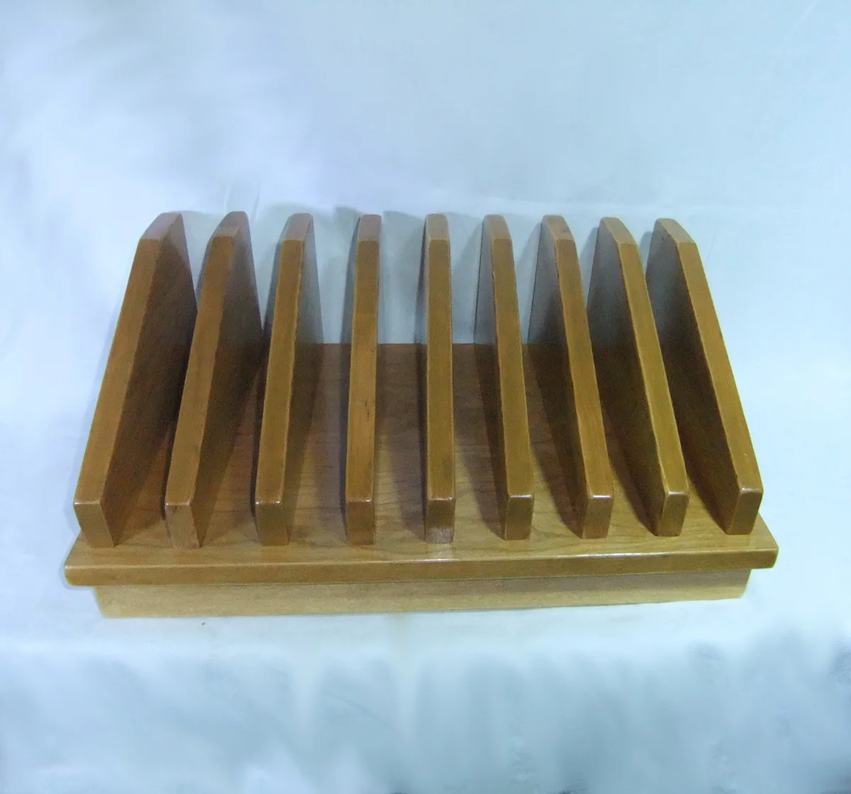 Extra Large Tablet Horde - Maple with Golden Finish - Front Empty