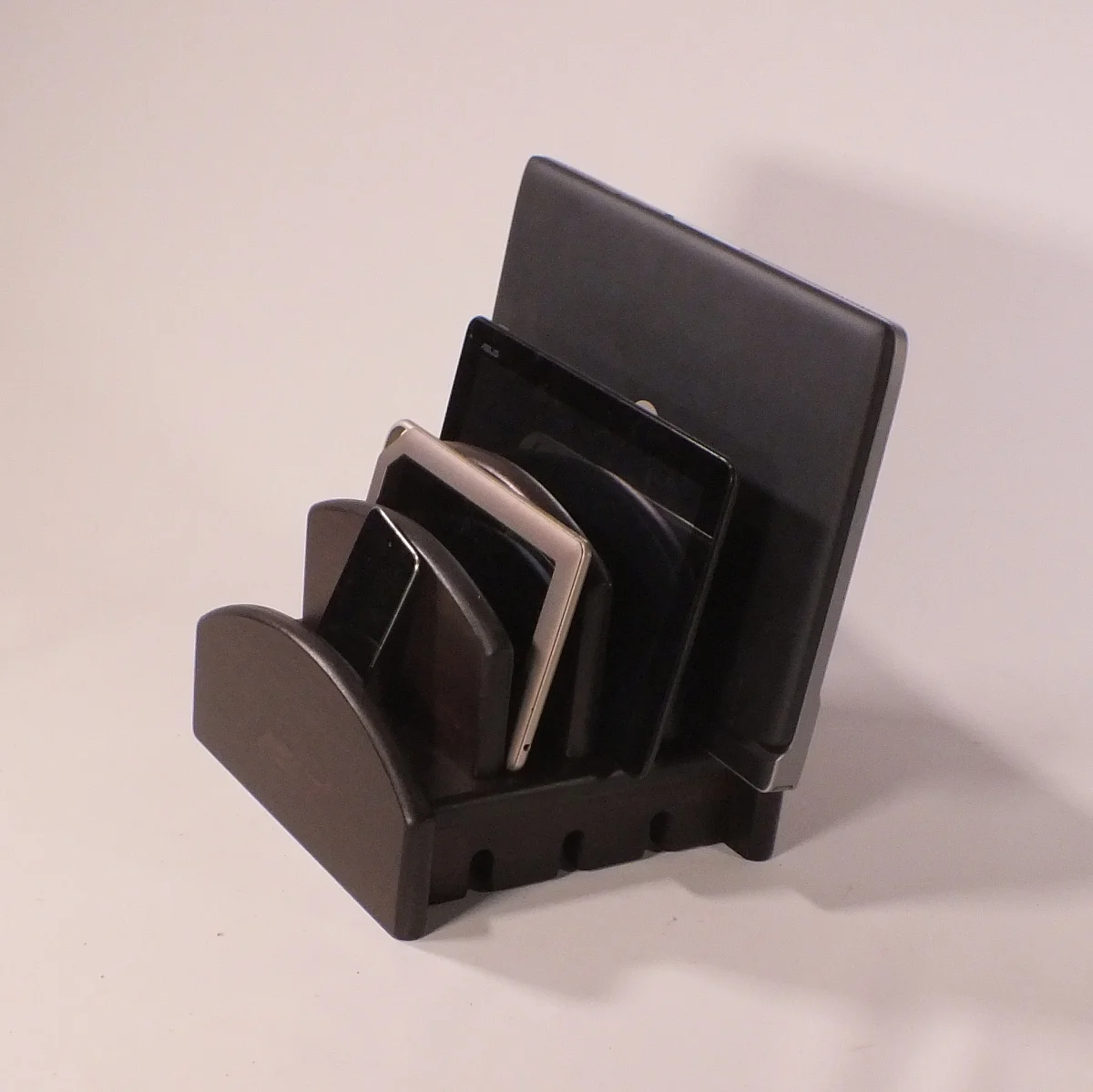 sq diag loaded Charging-Station-wood-2-tbdc-ma-ebo.jpeg