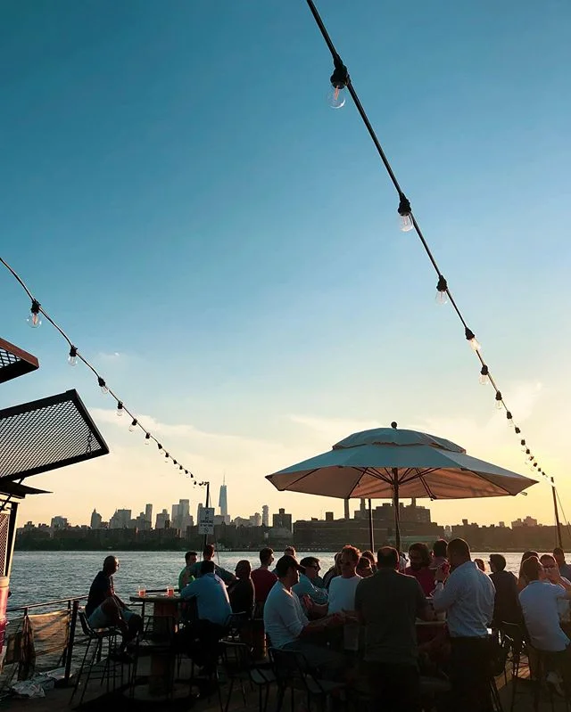 It&rsquo;s definitely a good idea for a boy who gets vertigo to go have drinks on a barge in the middle of the East River... but hey, what&rsquo;s the point in living if you can&rsquo;t feel alive? (Oh, and HBD @eatthedream) .
.
.
#vsco #nyc #sunset 