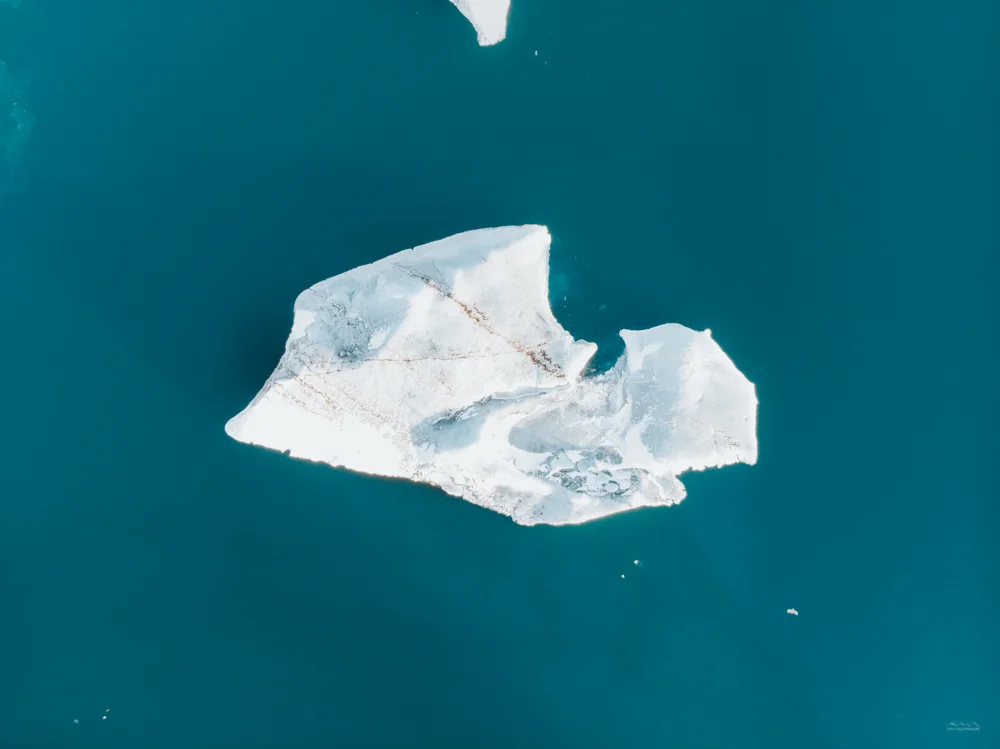 ICe berg in the Jökulsárlón Glacier Lagoon