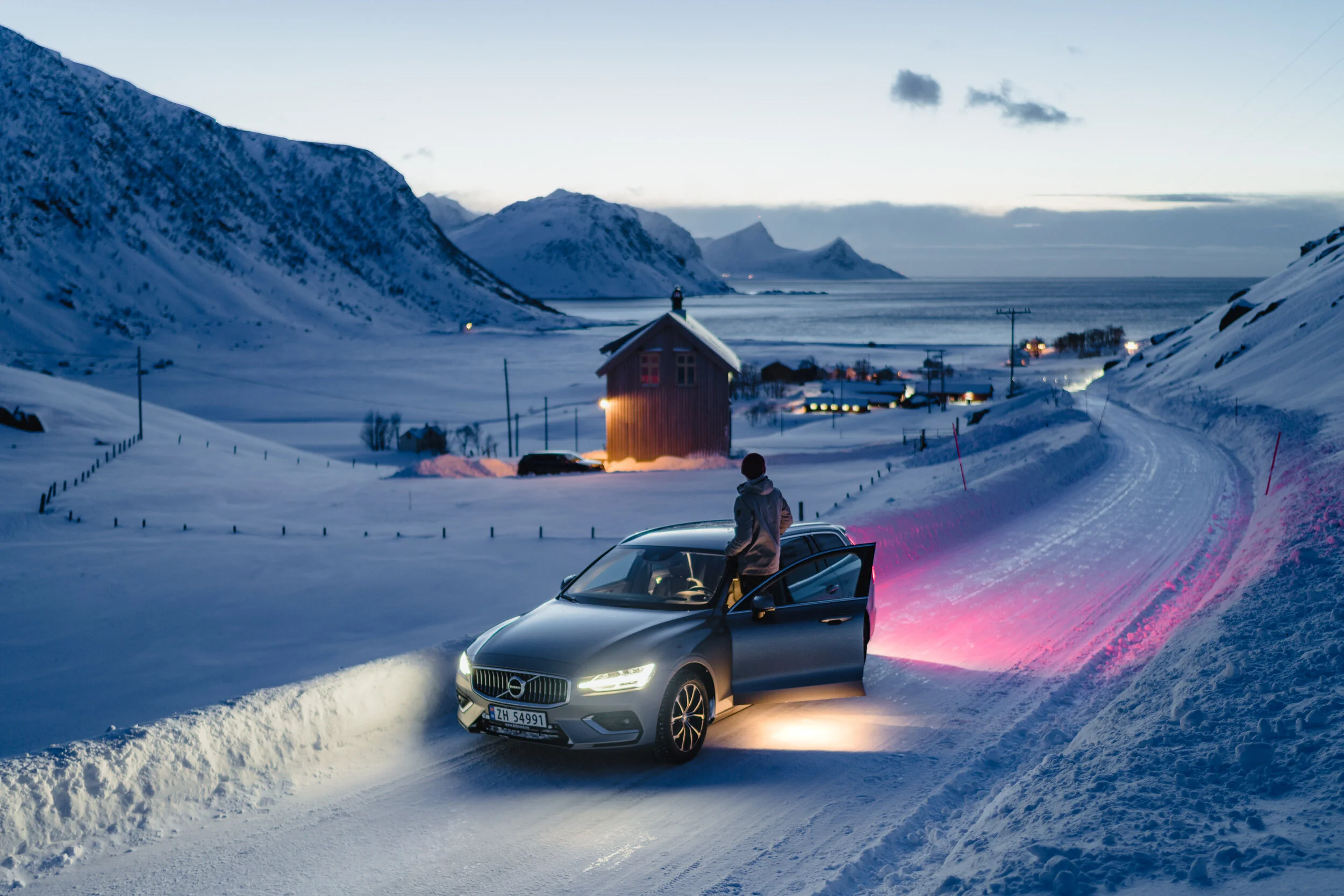   It might have been all covered in snow, but with a good car and strong will Lofoten captured and kept our hearts!     Rentalcars.com  