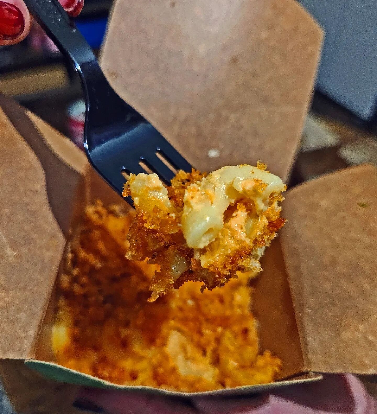 I tried Nando's new Peri Mac, and it's all love 💕 The breaded crust is made from their signature garlic bread, and its sooo craveable ✨️🔥 Thank you @nandoscanada and @yelptoronto for the invite 💖
.
.
.
.
.

#food #foodie #foodpics #foodporn #yelpe