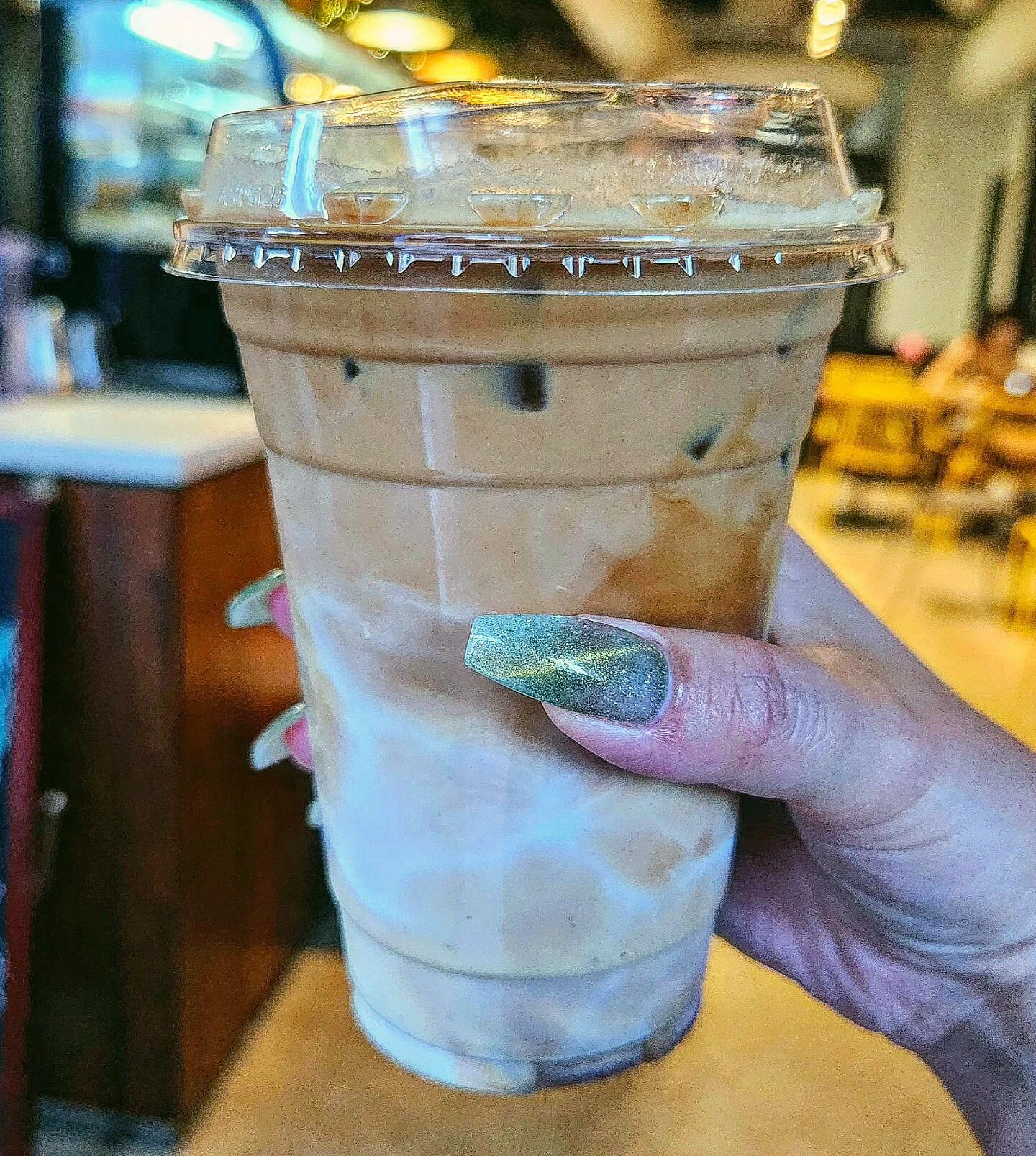 Iced Latte and a few sweet treats to go ☕️✨️ from @thesocialblend_ 💞
.
.
.
.
.
#food #foodie #foodpics #coffee #latte #pastry #dessert #cake #cafe #yelpelite #yelp #brampton #mississauga #toronto #torontofood #lifestyle