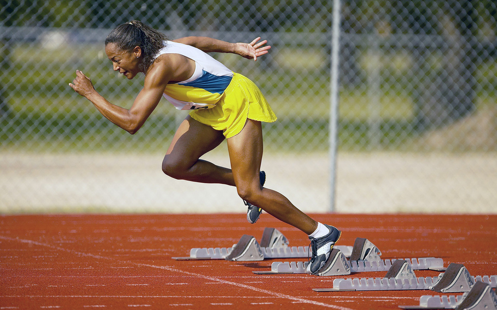 https://upload.wikimedia.org/wikipedia/commons/9/99/Sprinter_at_starting_block.jpg