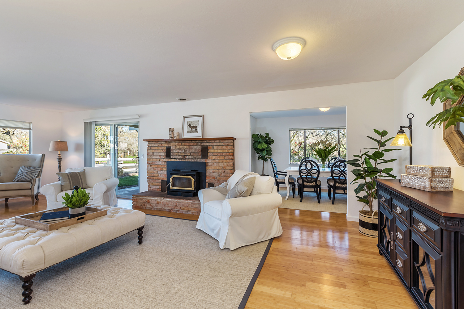 living room--004.jpg