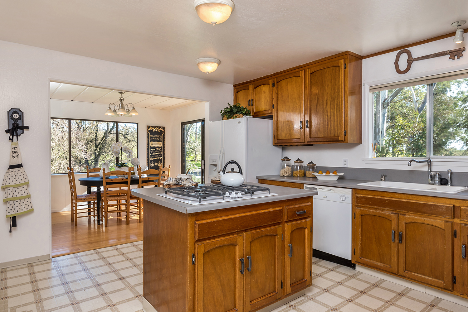 kitchen--001.jpg