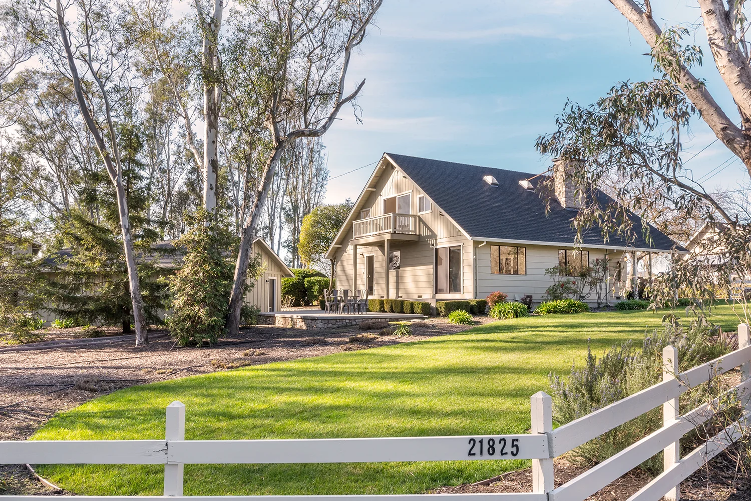 house exterior--020.jpg