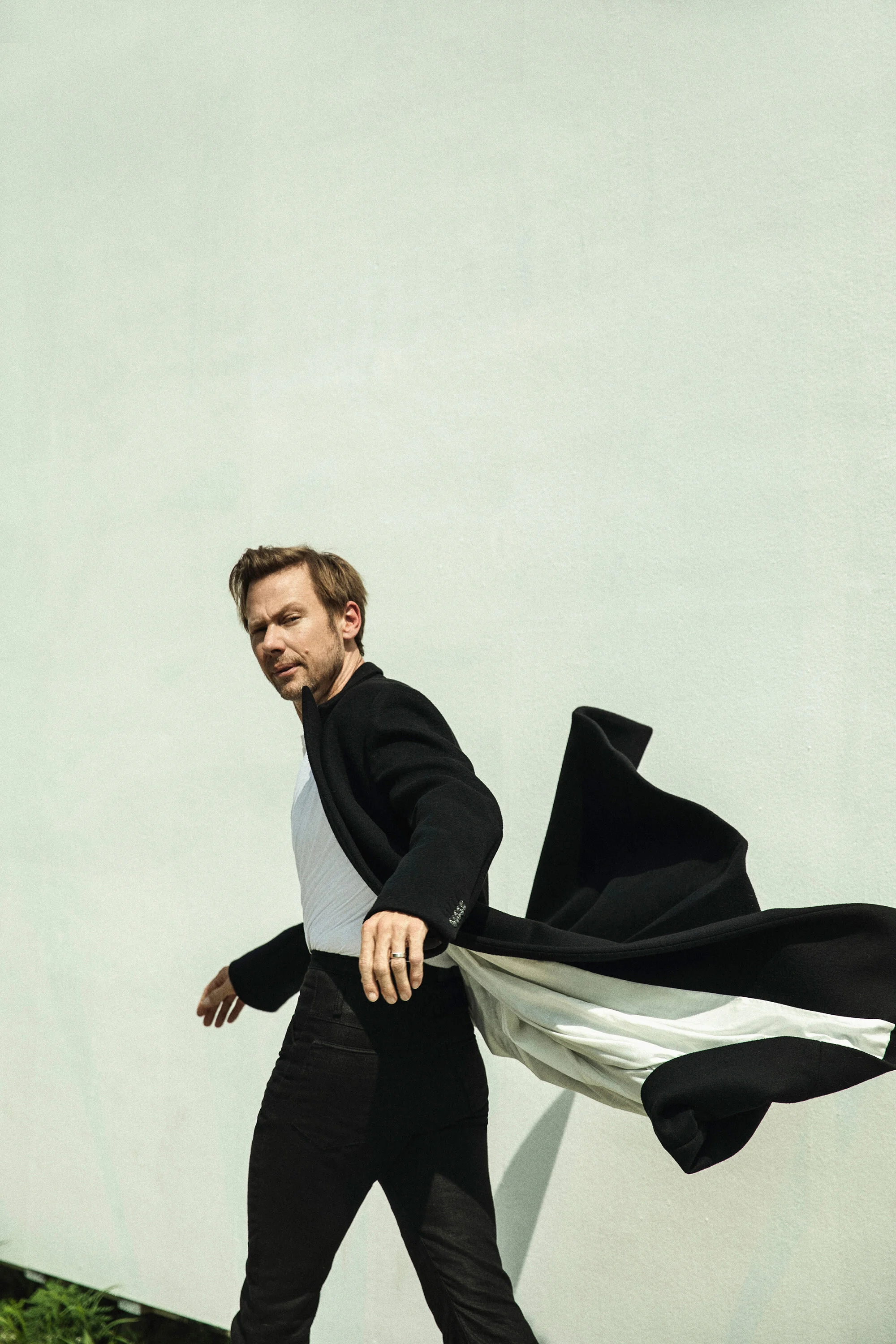 Flaunt+Magazine+-+Jimmi+Simpson+-+1.jpg