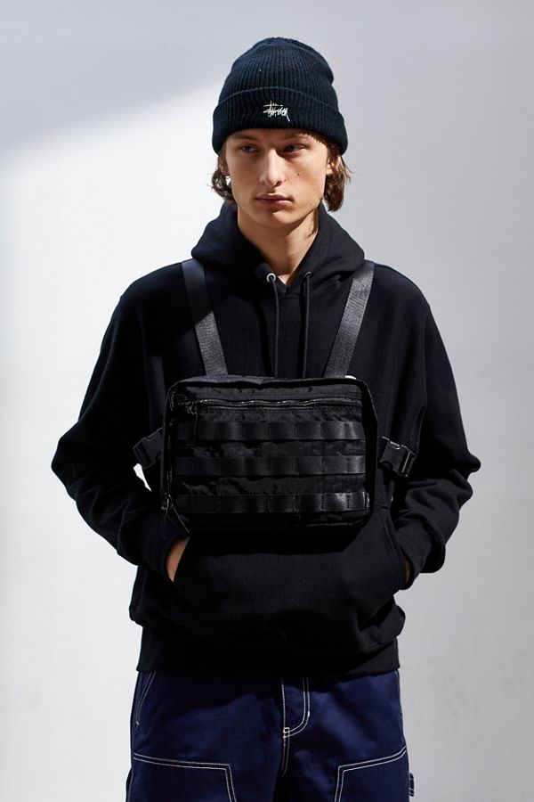UO Chest Rig Utility Bag  C$59.00