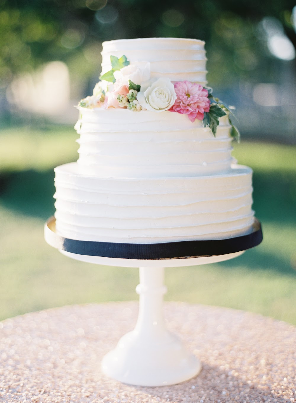 buttercream-wedding-cakes02.jpg