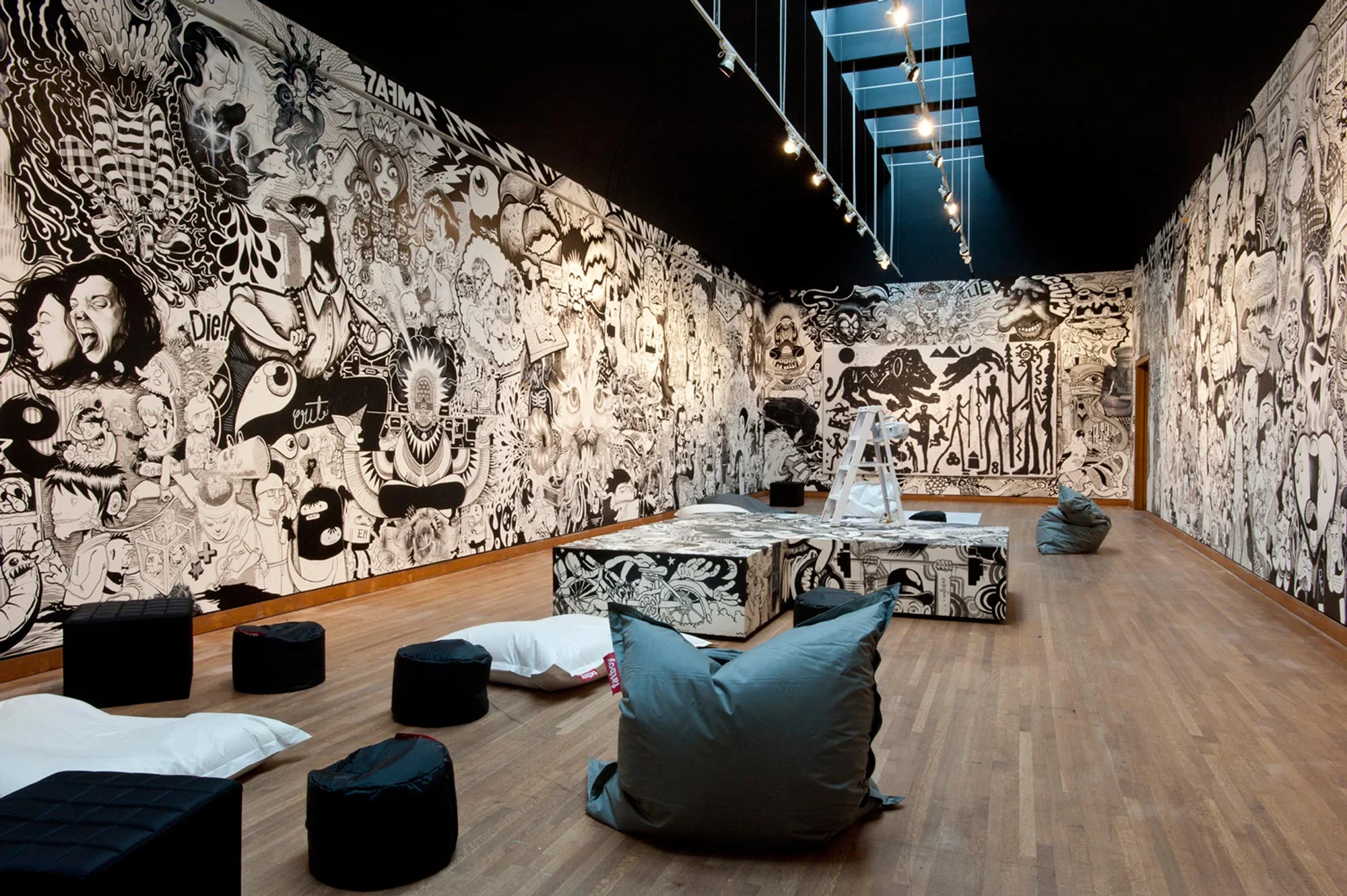 En Masse - Big Bang Exhibition