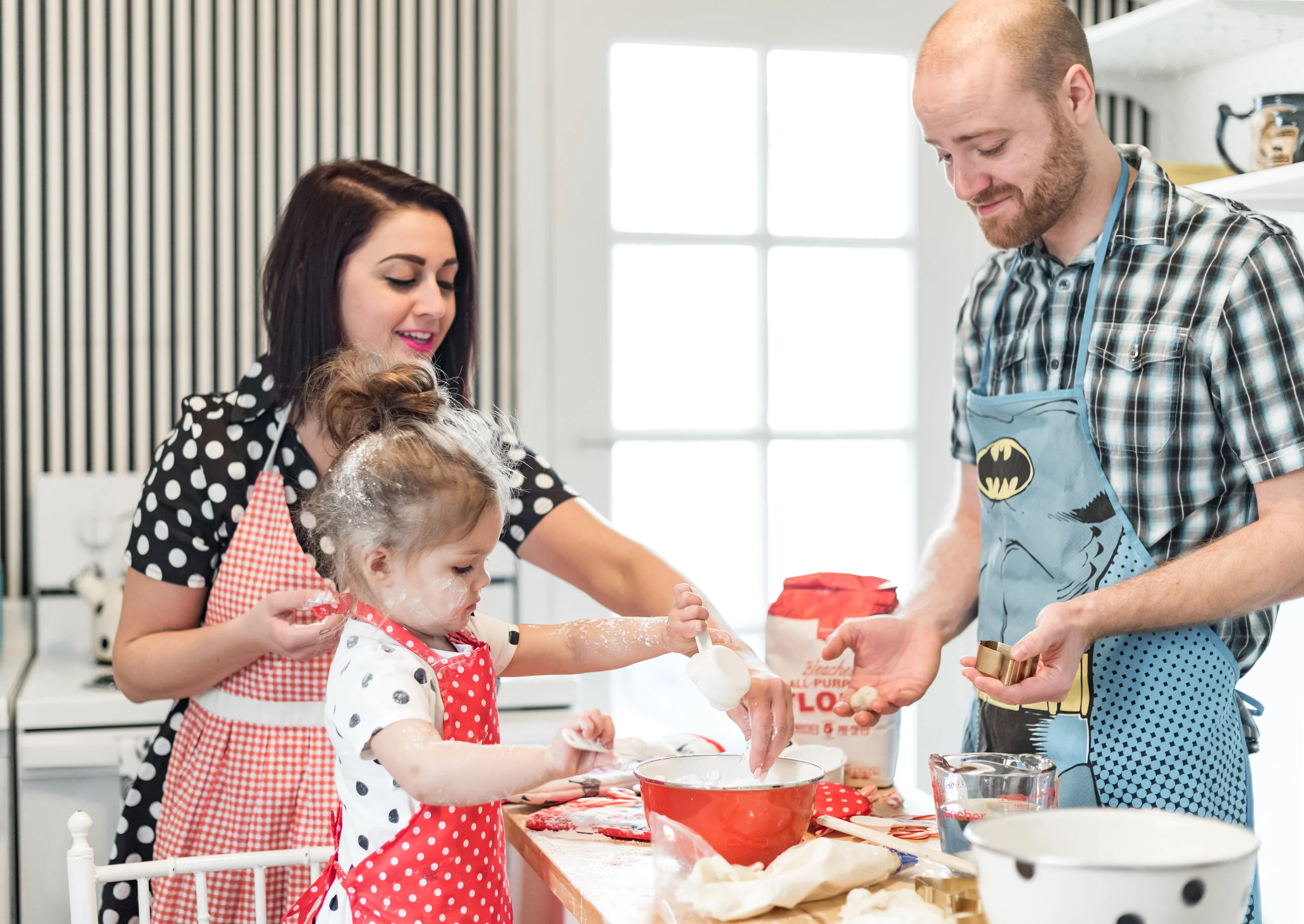 Mike &amp; Alyssa + KaiaHoliday baking session, St. Louis Park, Mn