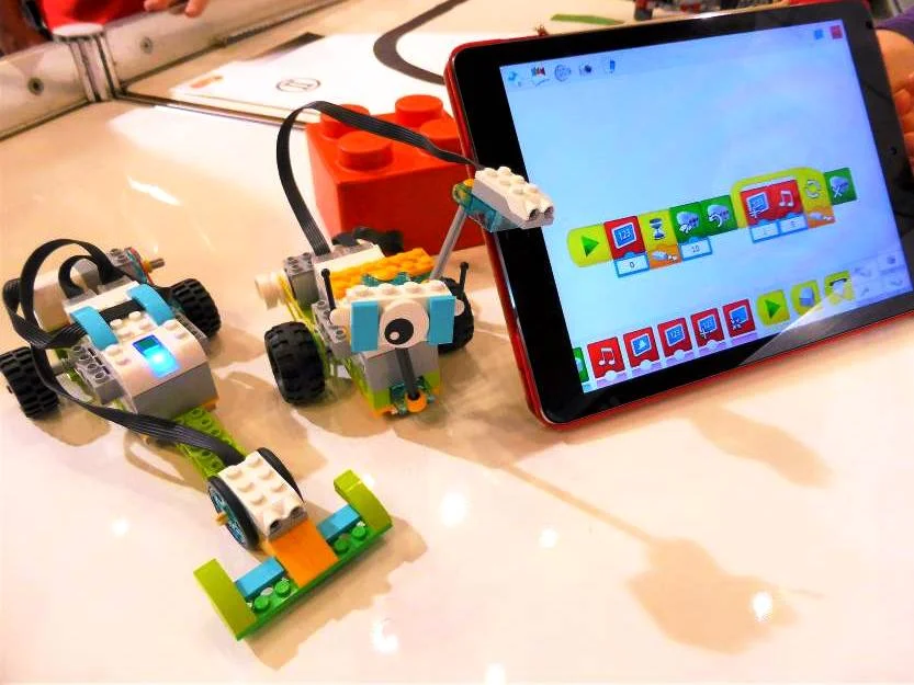 lego robotics.jpg