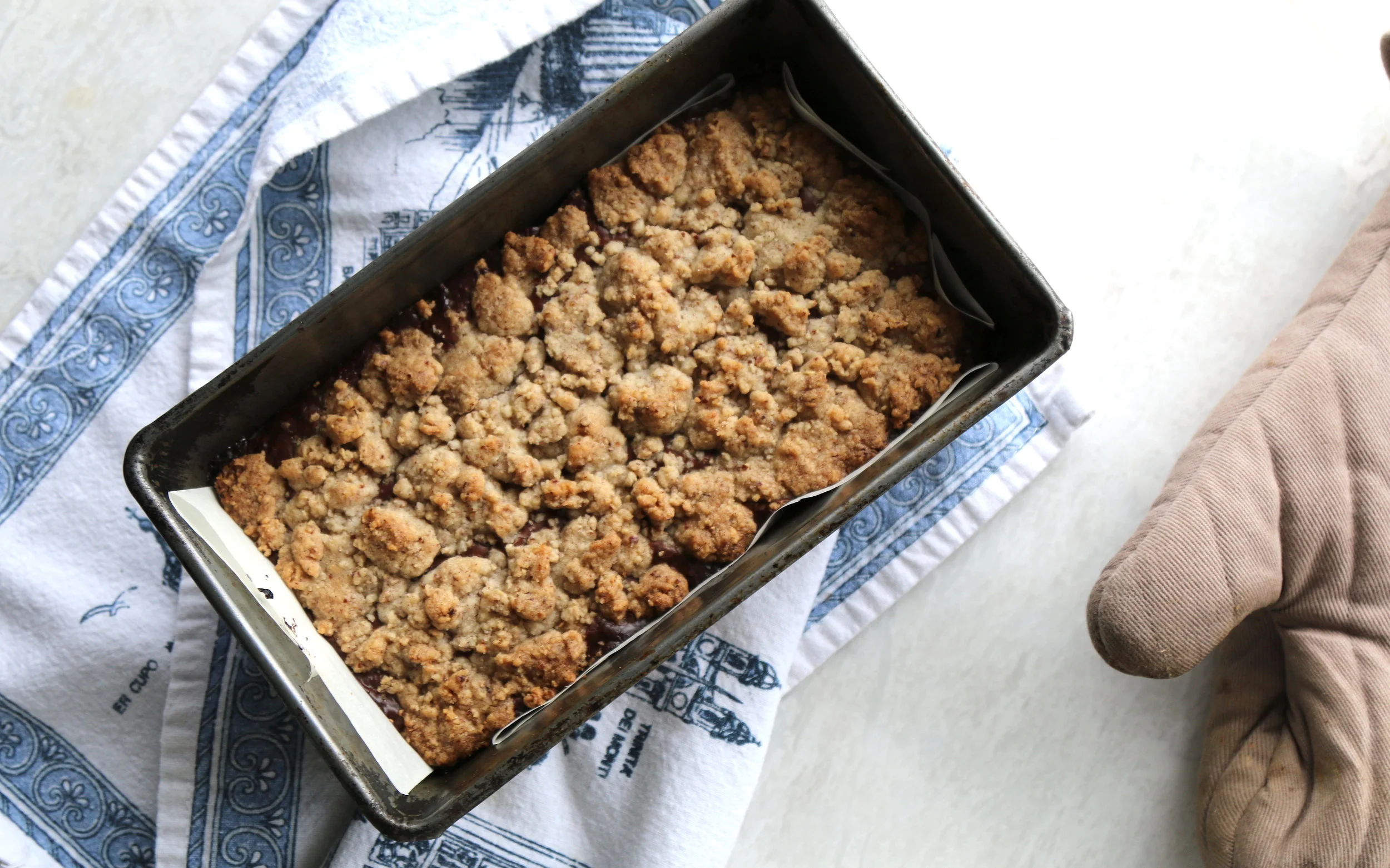 Hello! + Pecan Crumble Fudge Bars