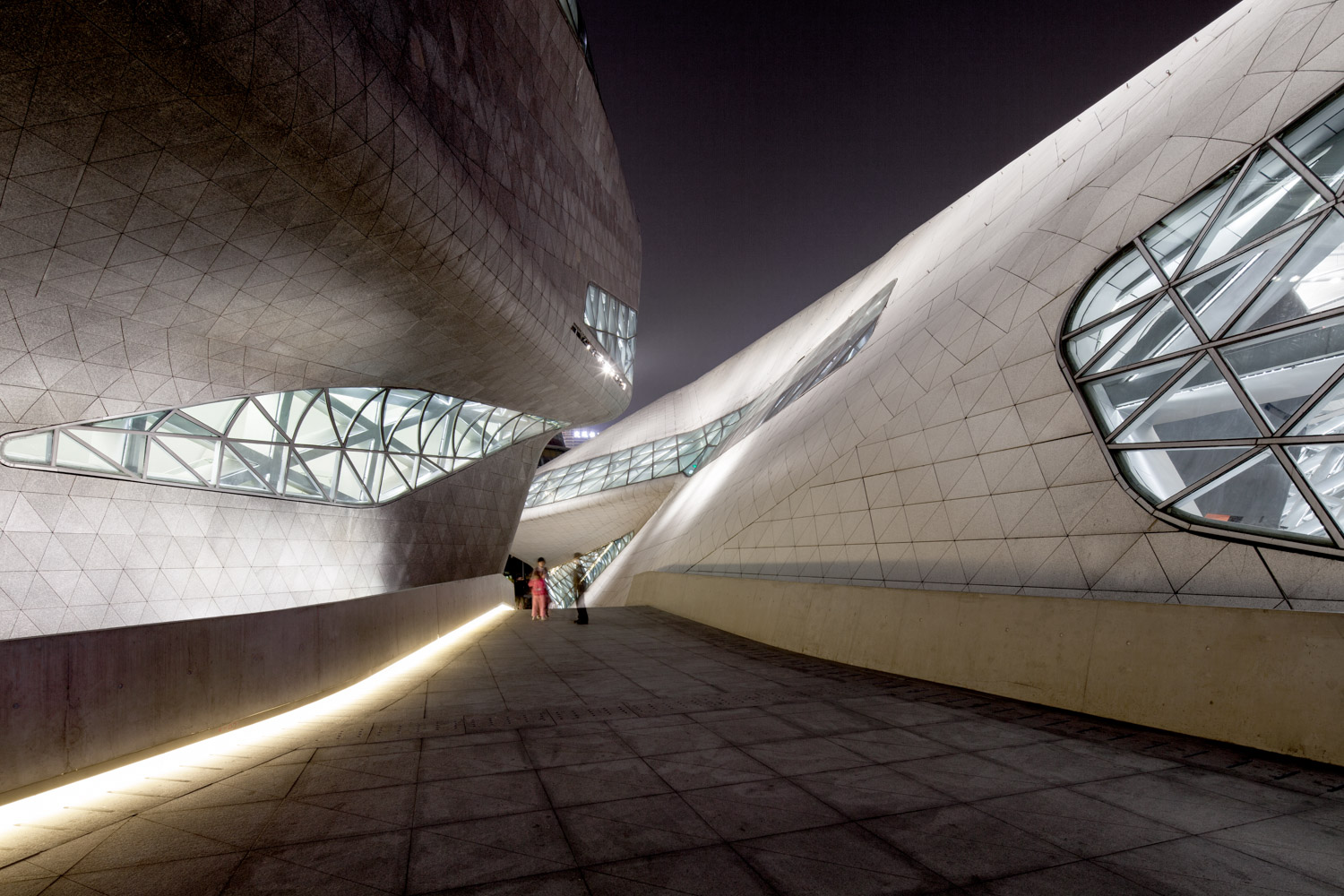 zaha-hadid-guangzhou-architecture-china-8708.jpg