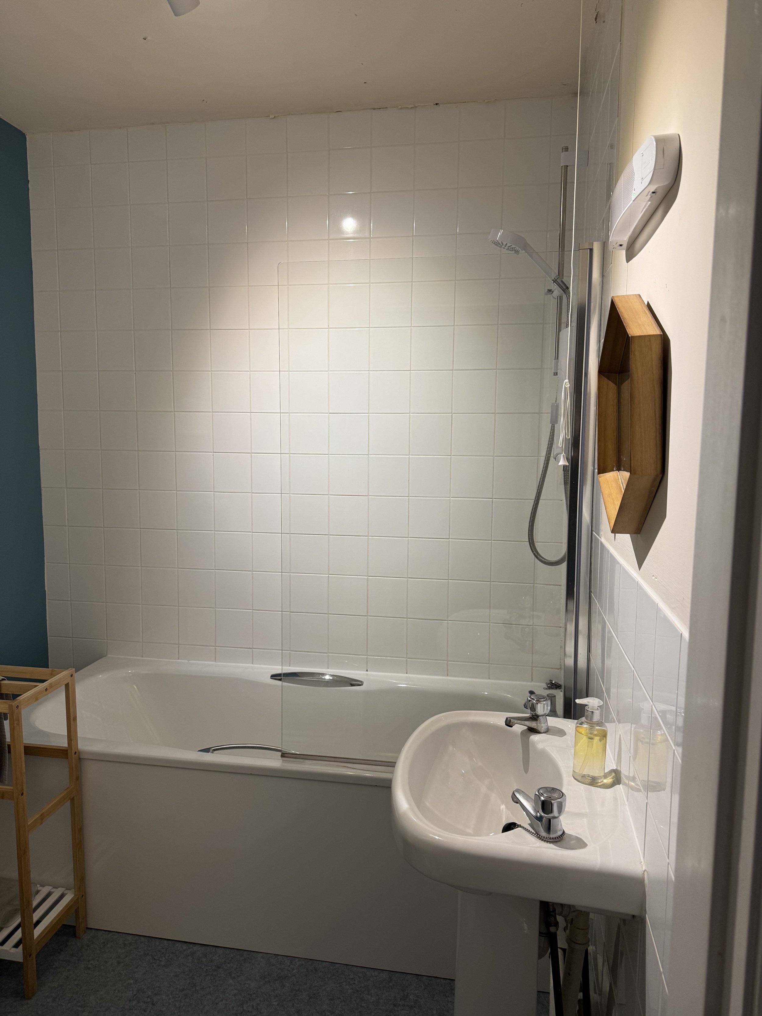 Hidezway Bathroom.jpeg