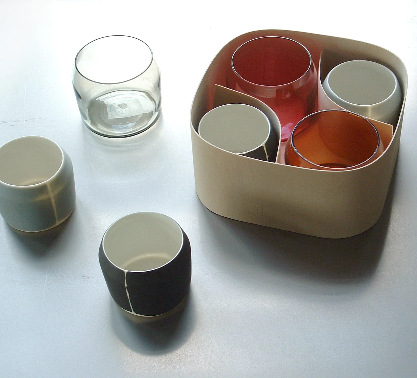 Seam_set2_Nathalie_Lahdenmäki2004.jpg