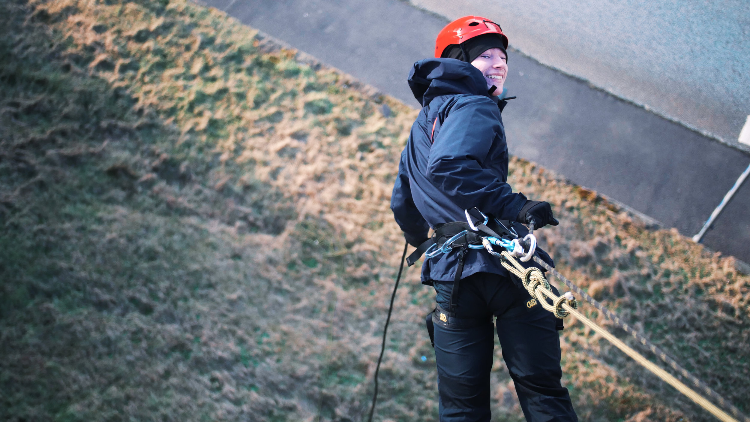 Rapelling 6.jpg
