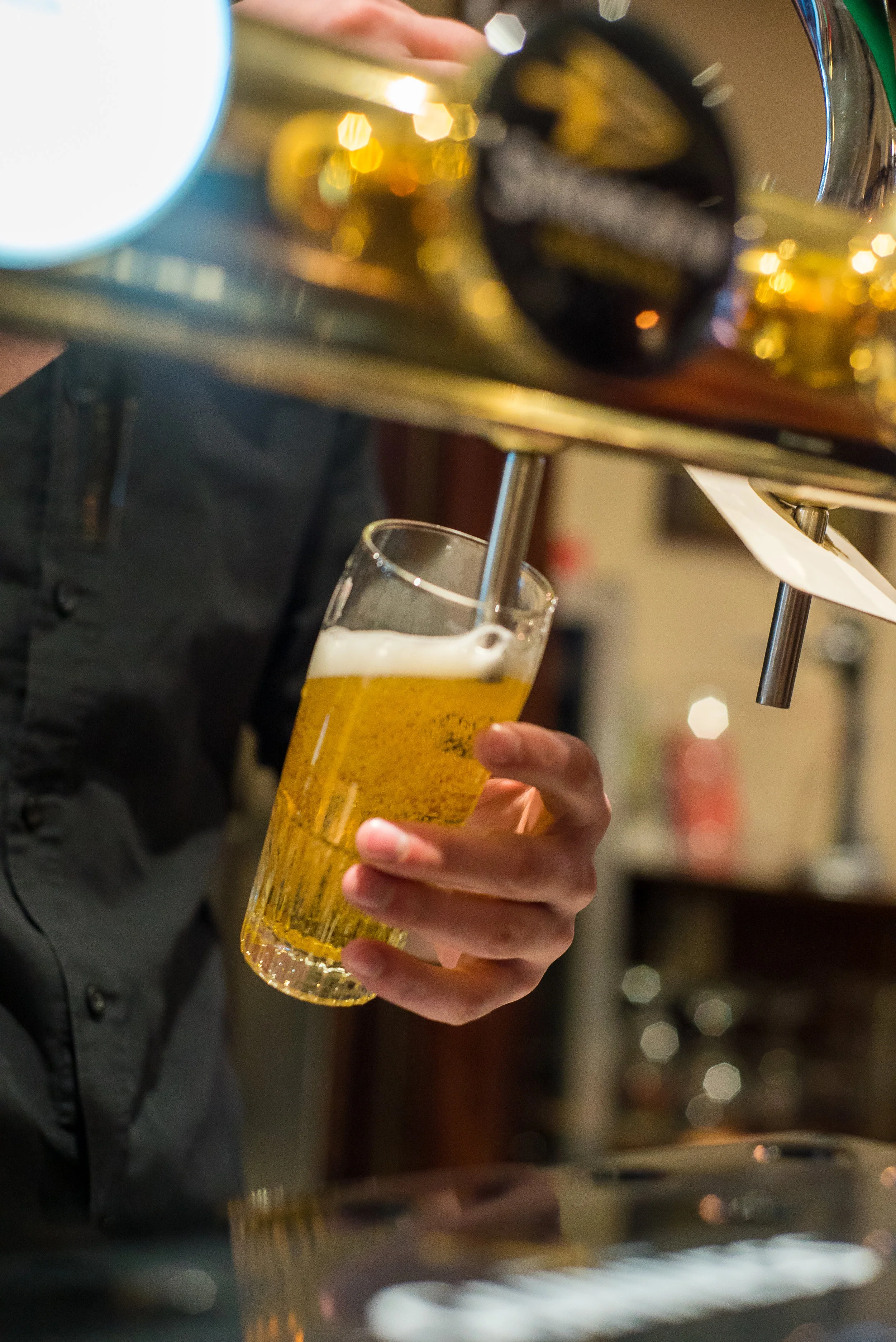 Pouring Beer 13.jpg
