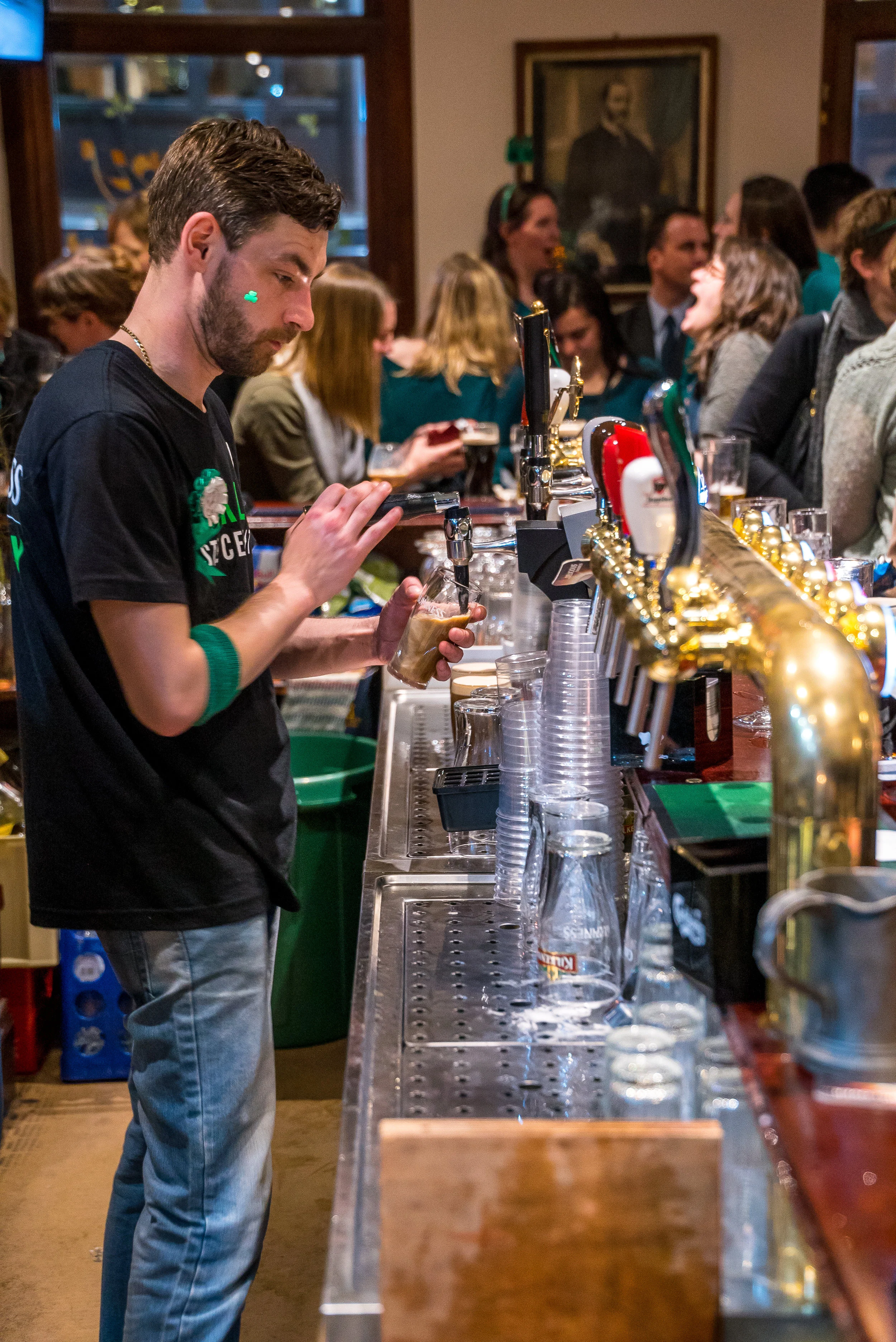 Pouring Guinness 3.jpg