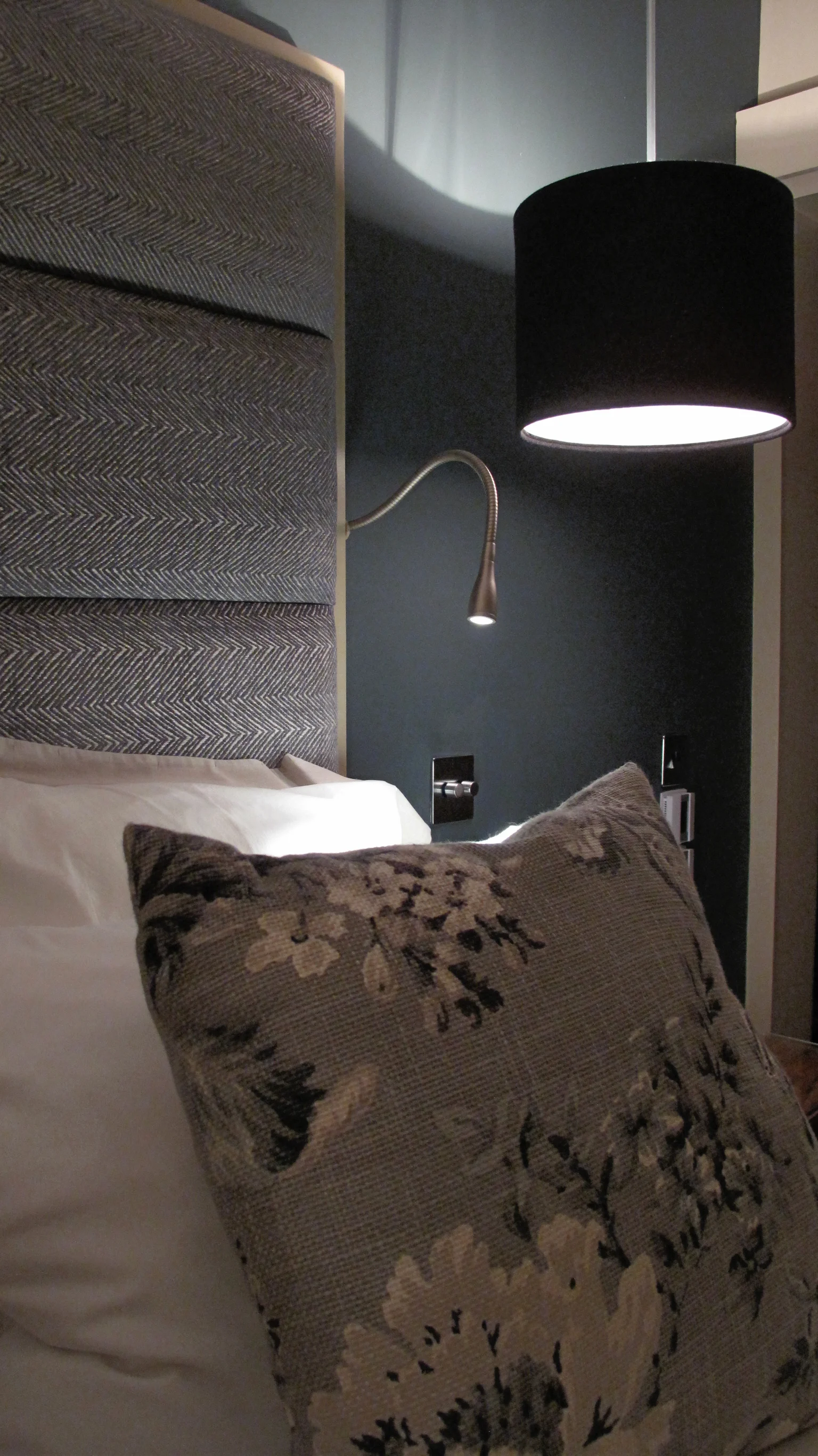 KING bed ensuite room LONDON Luxury BnB