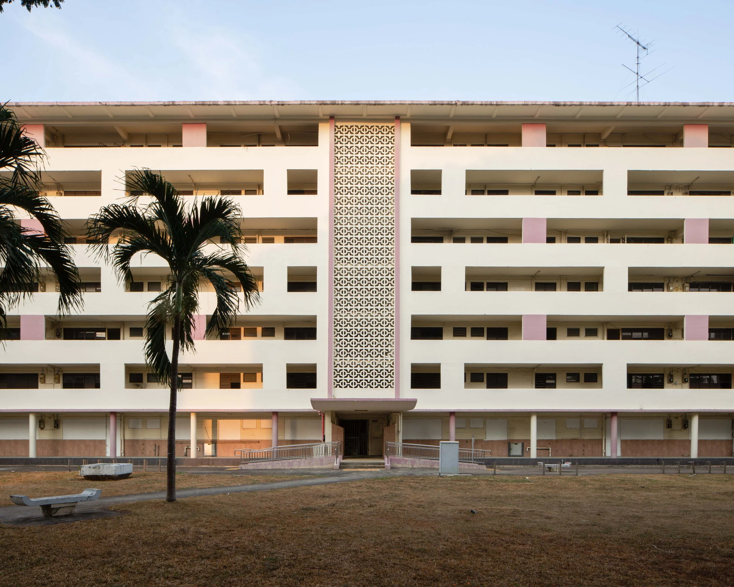 The unique geometric screen on the courtyard-facing of Block 20. An identical screen was also documented in the now-demolished Princess Estate Strathmore Avenue Block 79